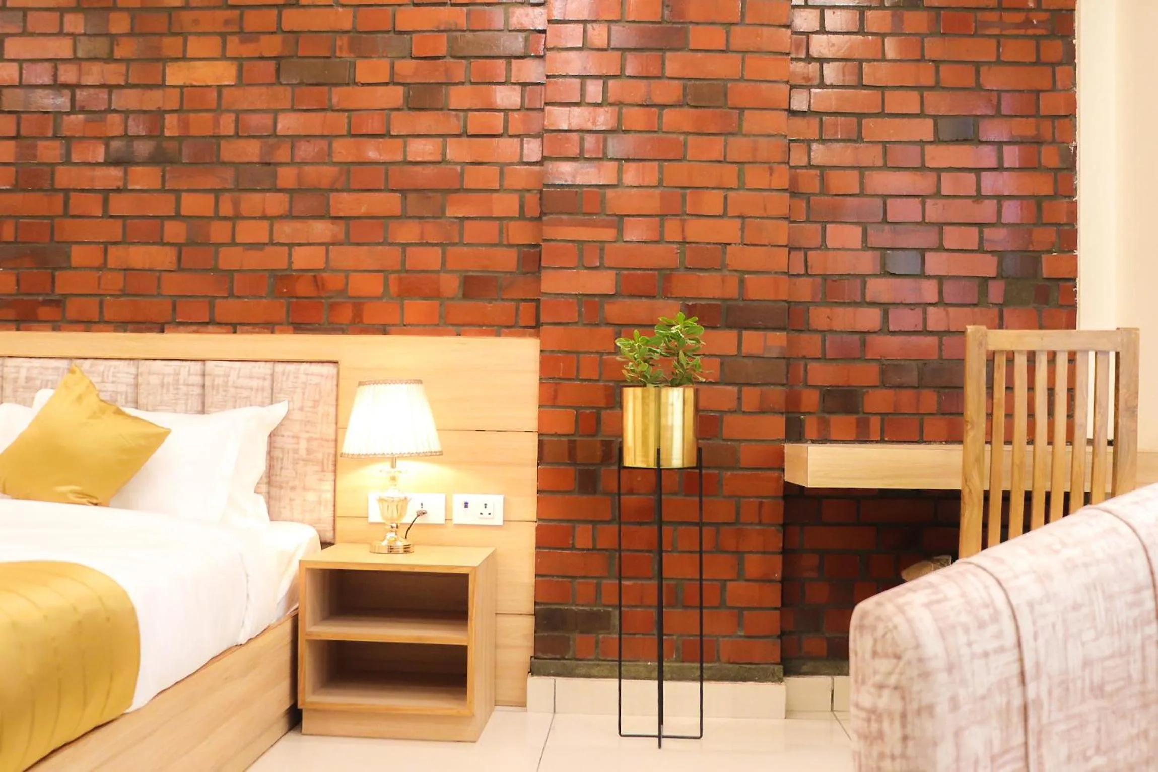 Bedroom, Bed in Hotel Royal Palm Dehradun