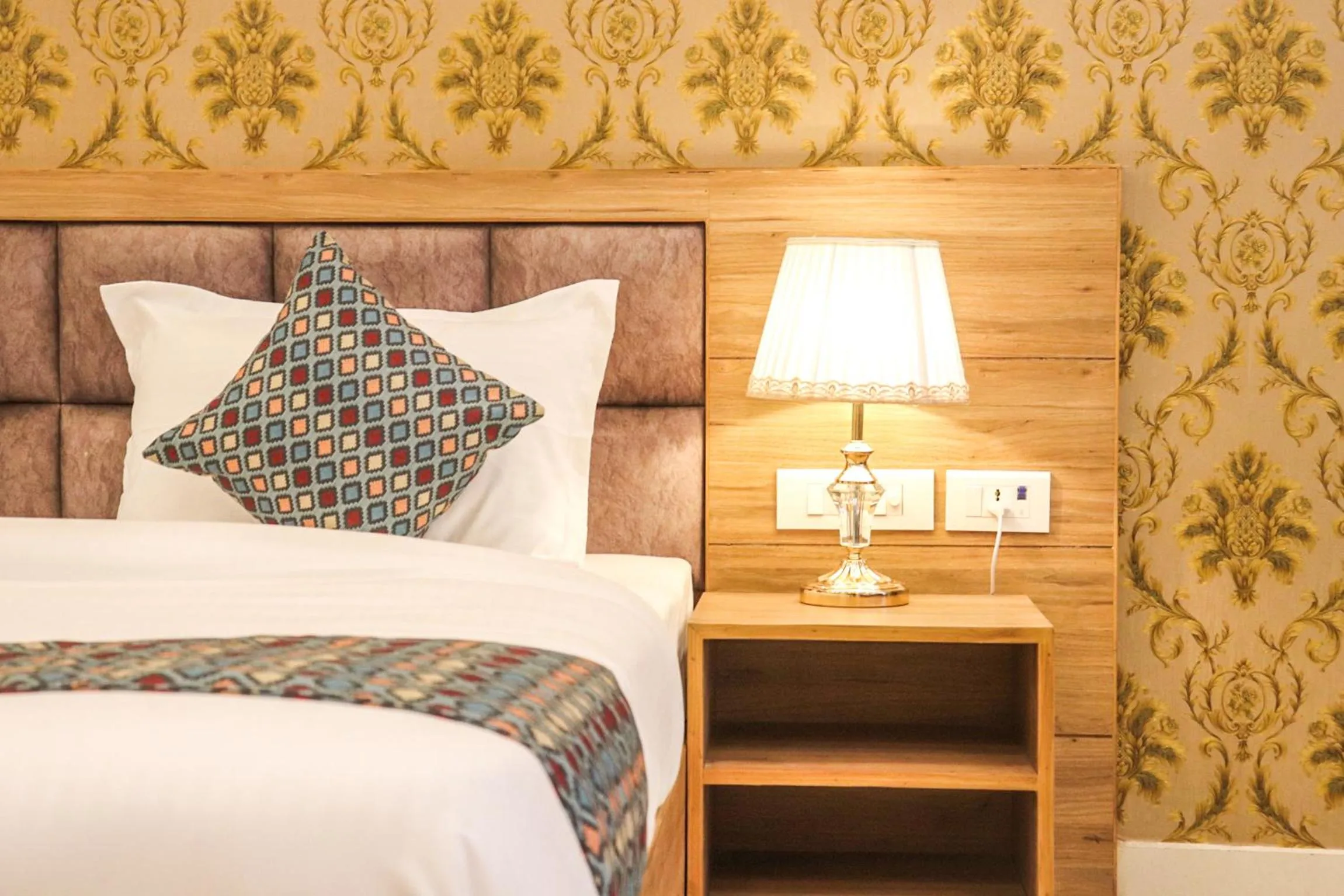 Bedroom, Bed in Hotel Royal Palm Dehradun