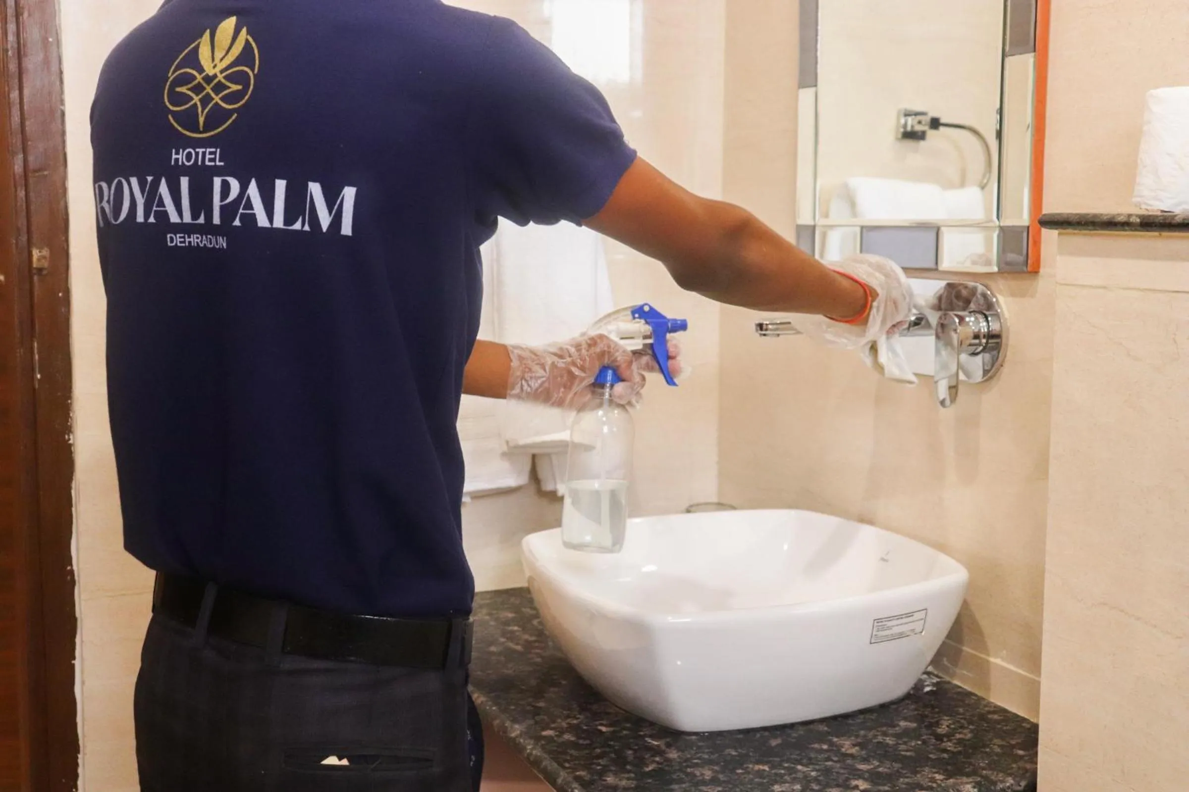 Bathroom in Hotel Royal Palm Dehradun