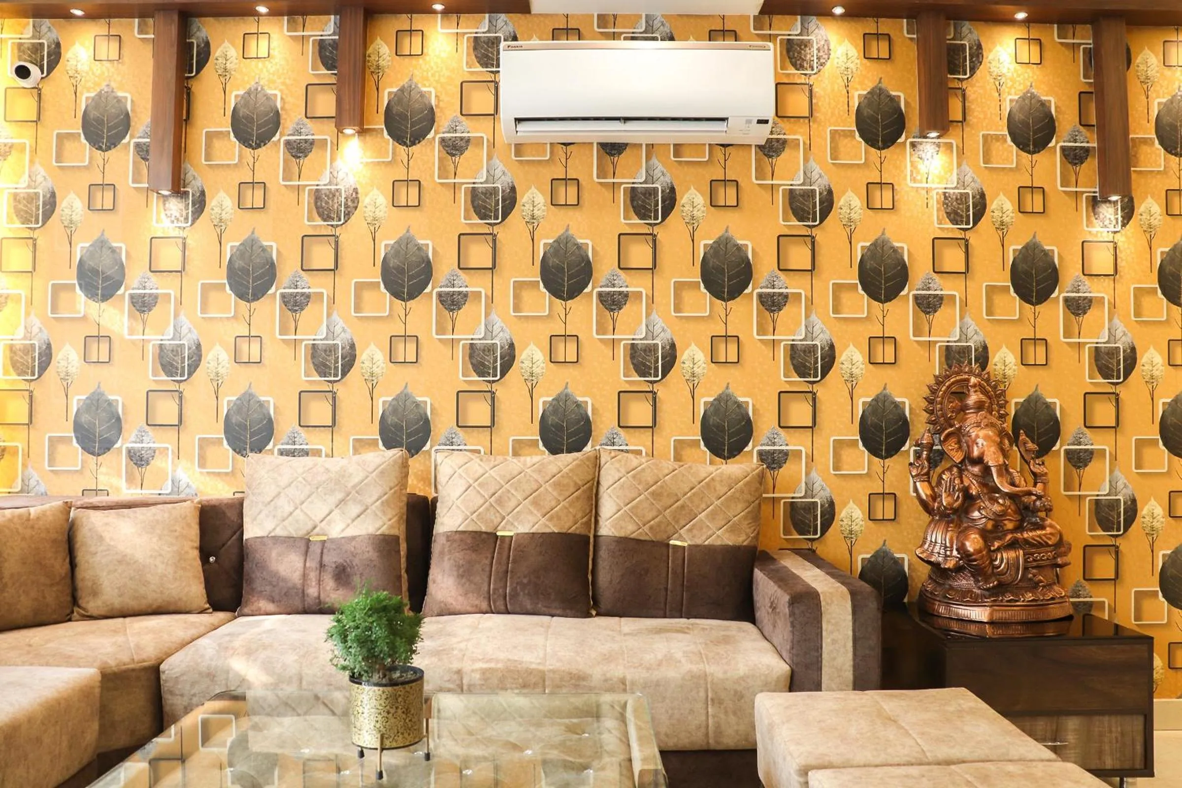 Lobby or reception in Hotel Royal Palm Dehradun