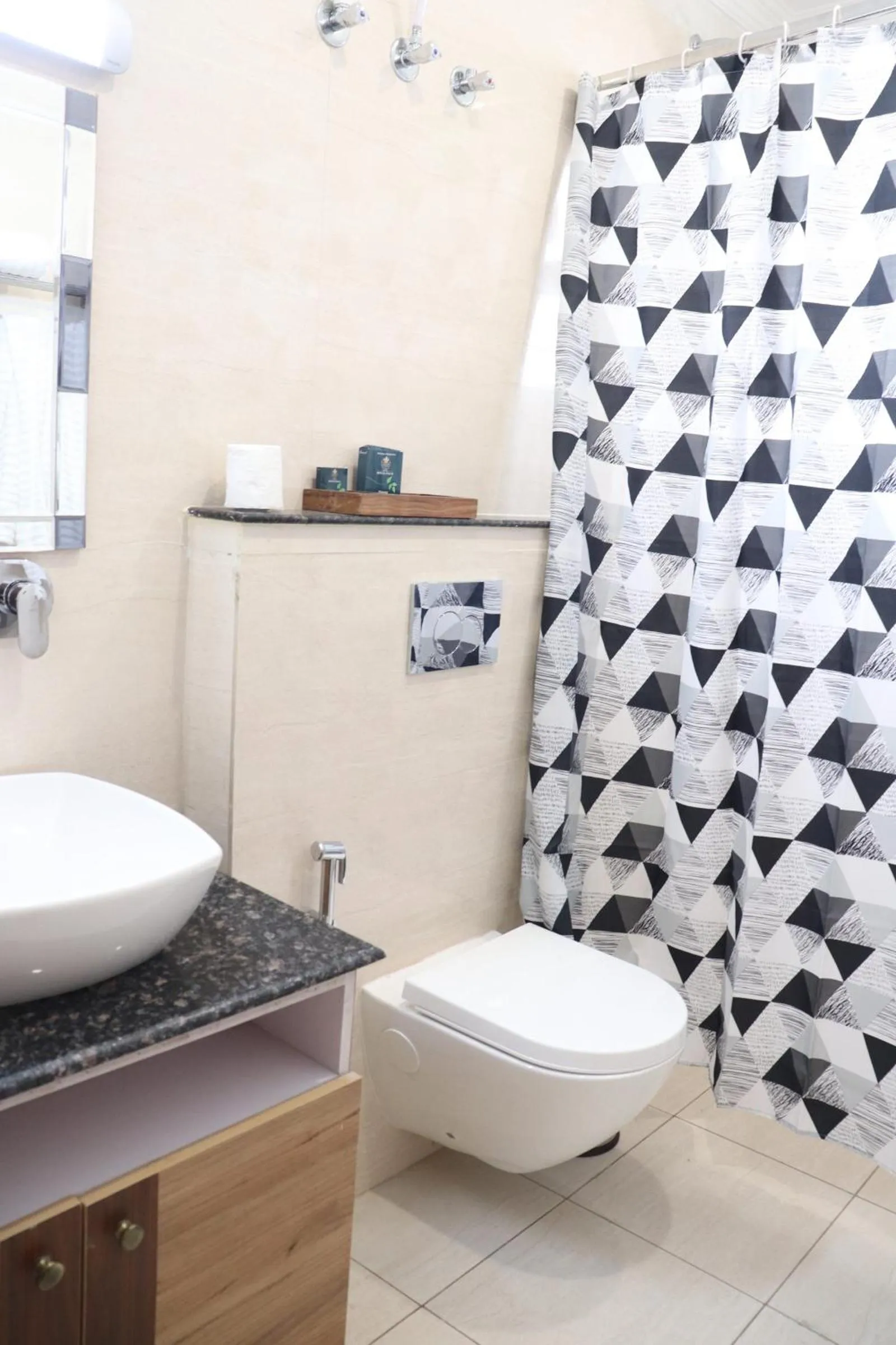 Bathroom in Hotel Royal Palm Dehradun