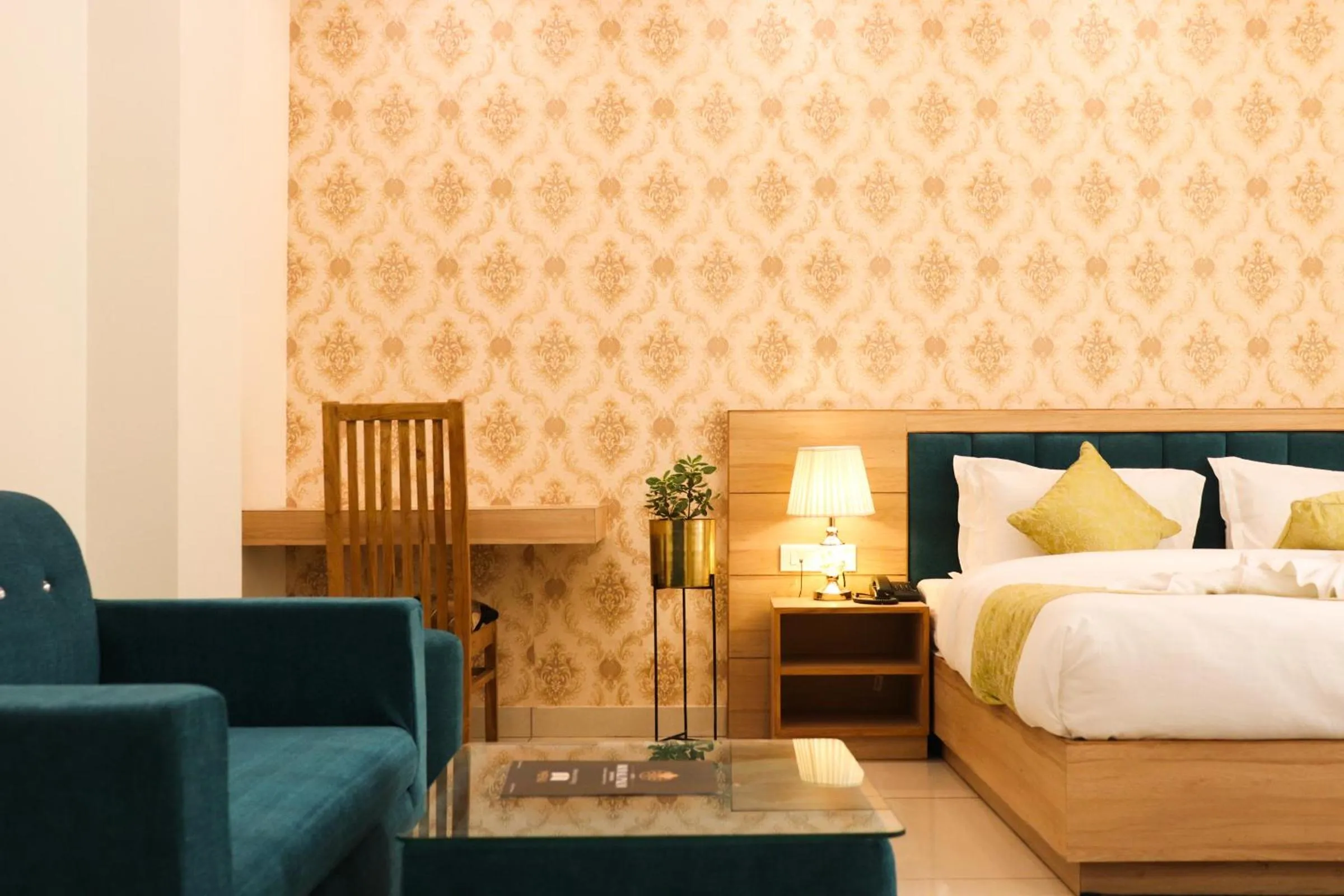 Bed in Hotel Royal Palm Dehradun