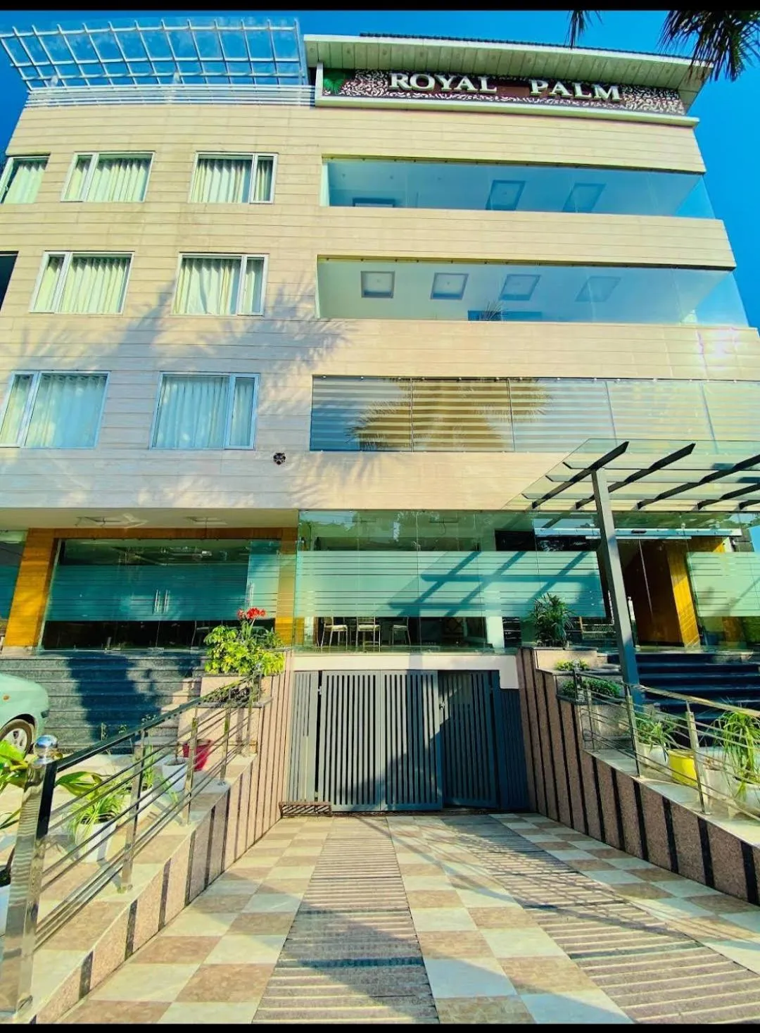 Property building in Hotel Royal Palm Dehradun