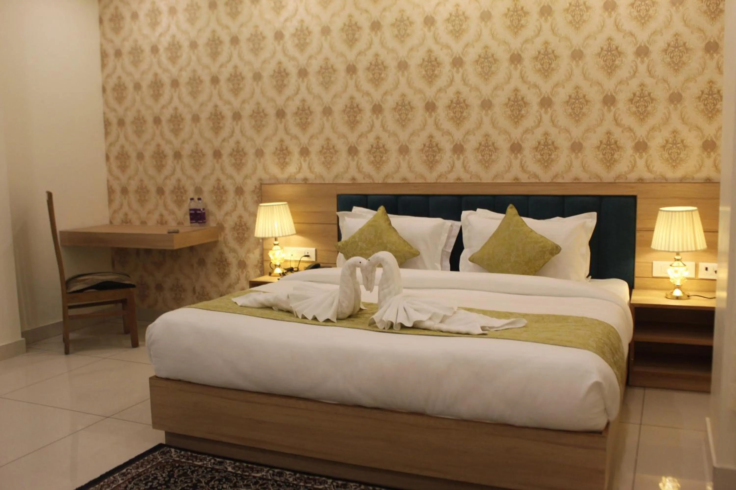 Bed in Hotel Royal Palm Dehradun