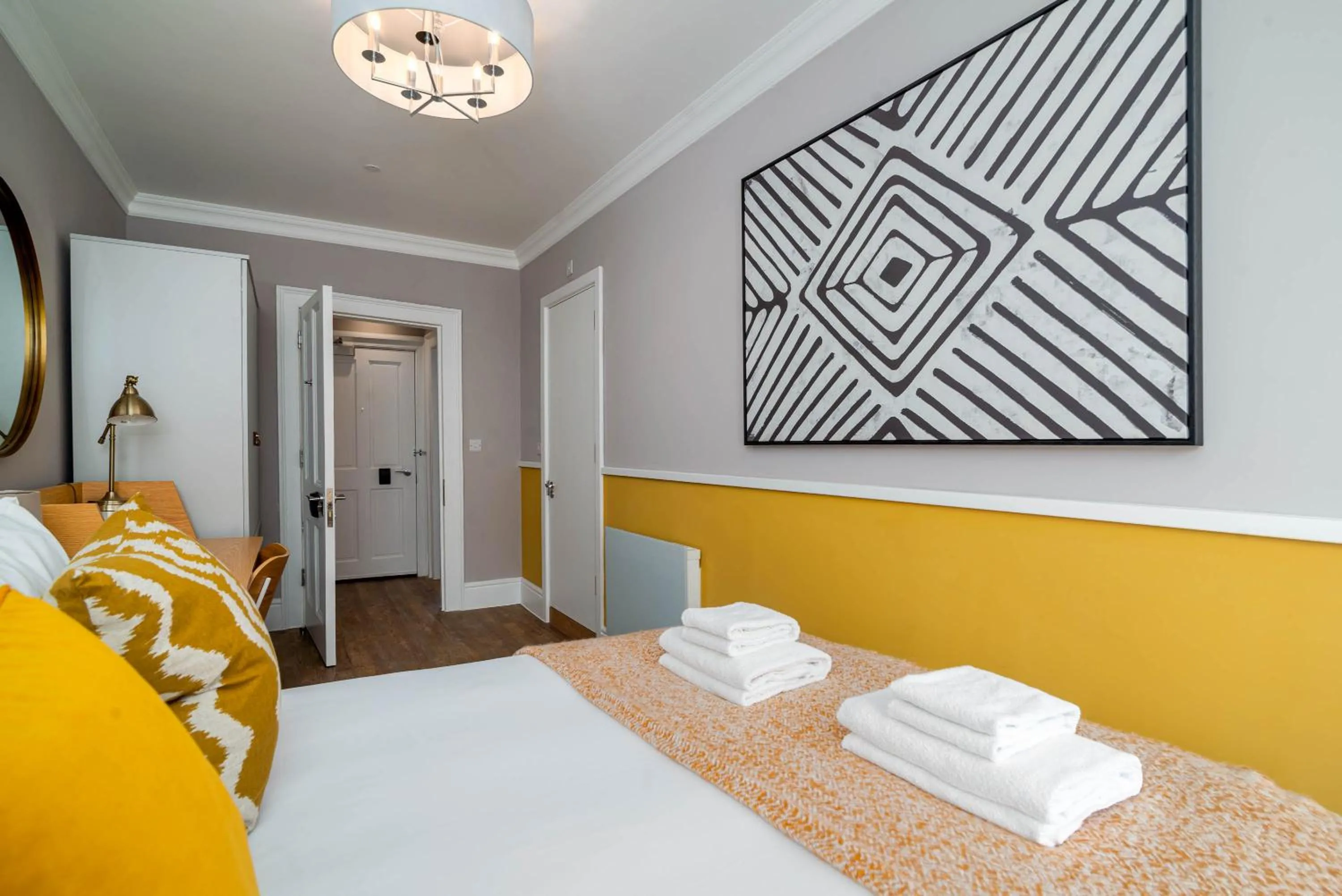 Bed in 37 Doughty Street - Urban Apartments