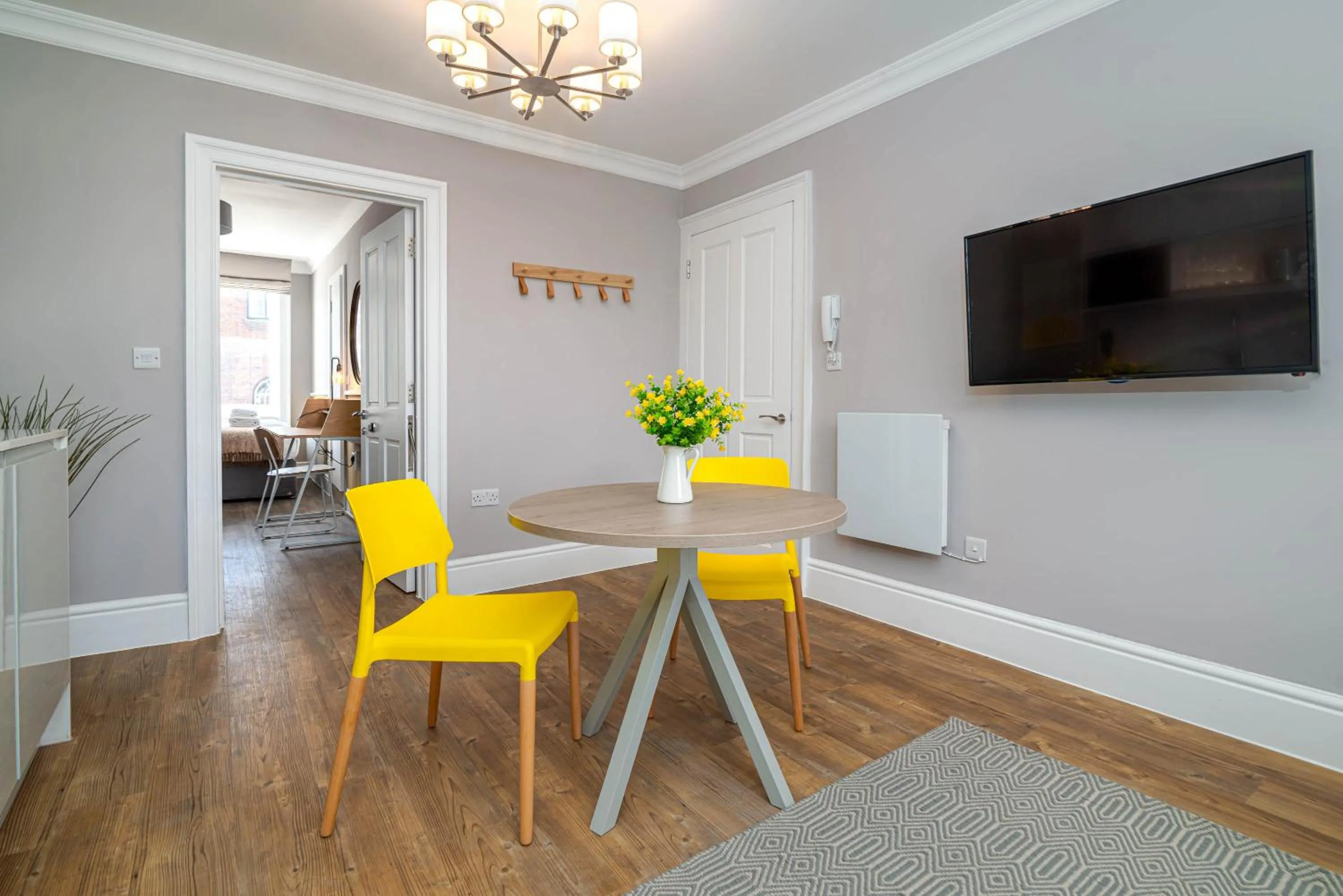 TV and multimedia in 37 Doughty Street - Urban Apartments