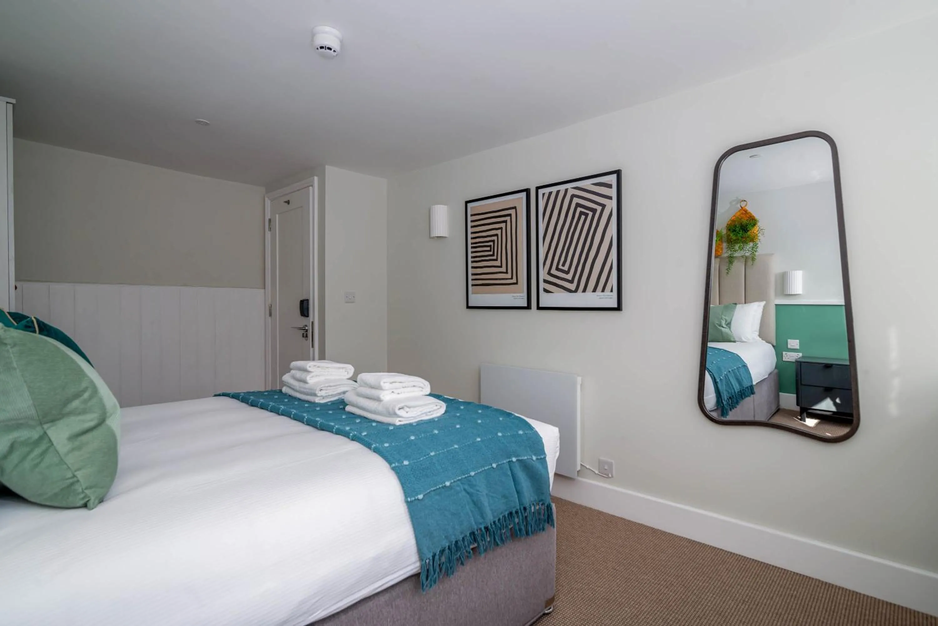 Bed in 37 Doughty Street - Urban Apartments