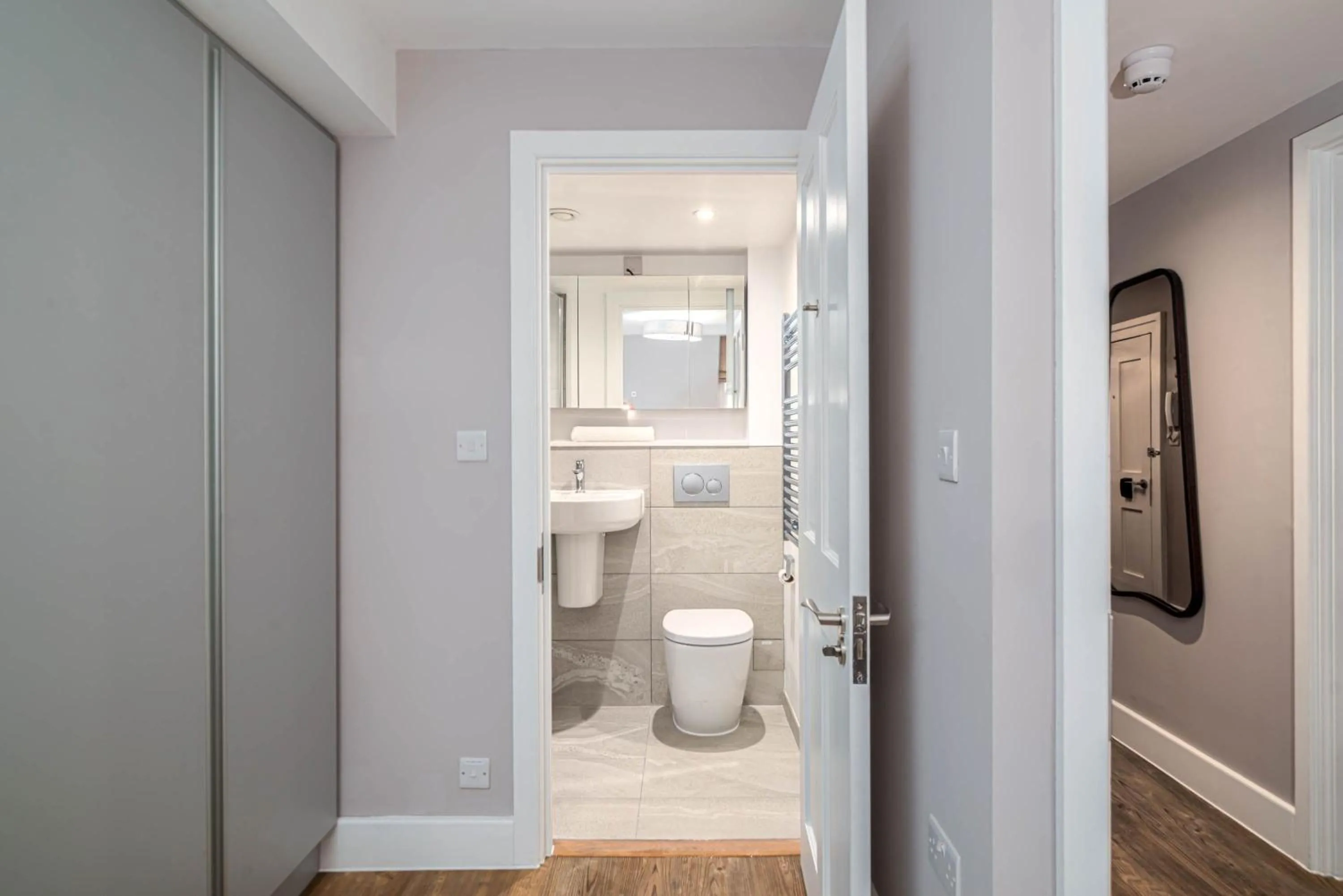 Bathroom in 37 Doughty Street - Urban Apartments