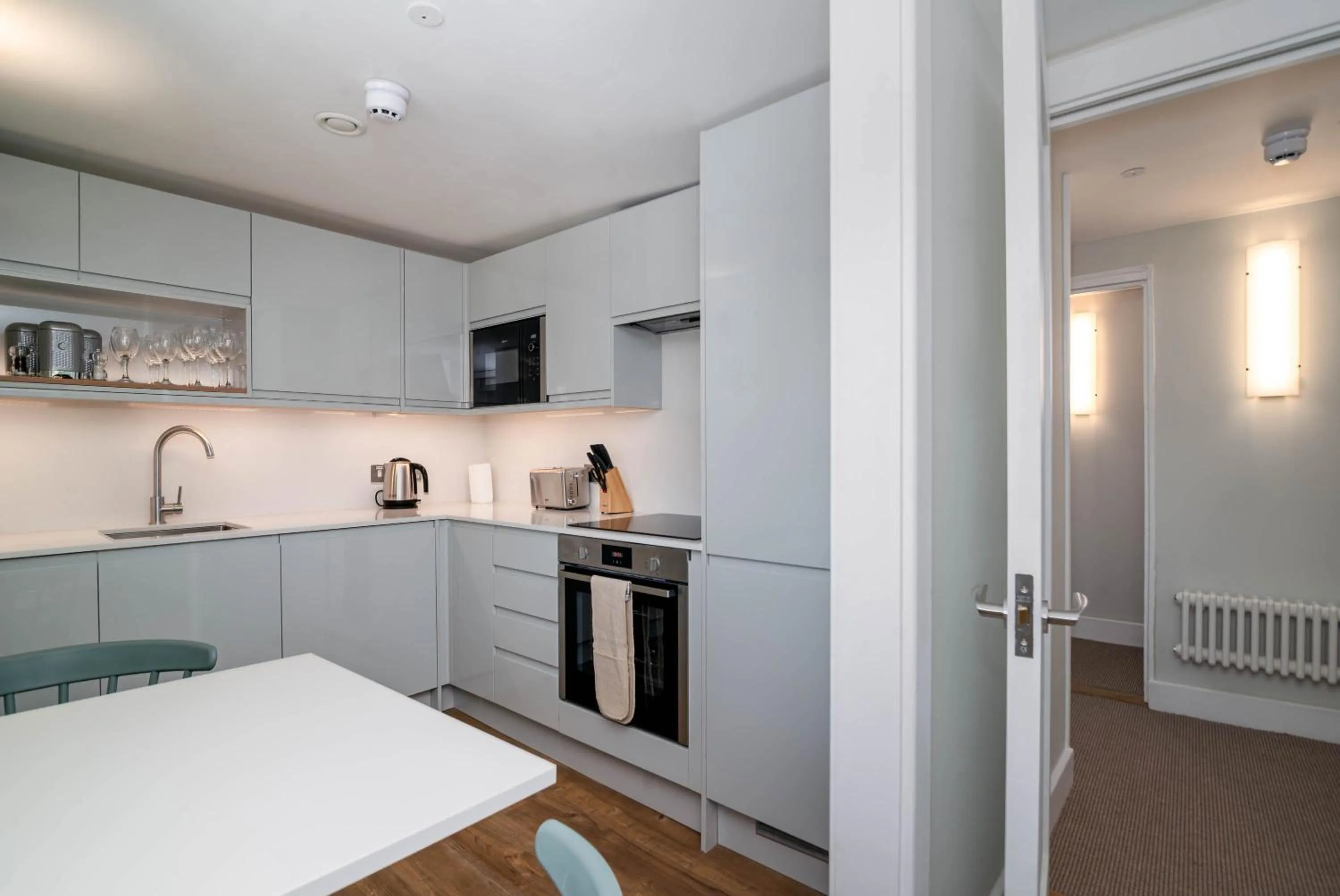 Kitchen or kitchenette in 37 Doughty Street - Urban Apartments
