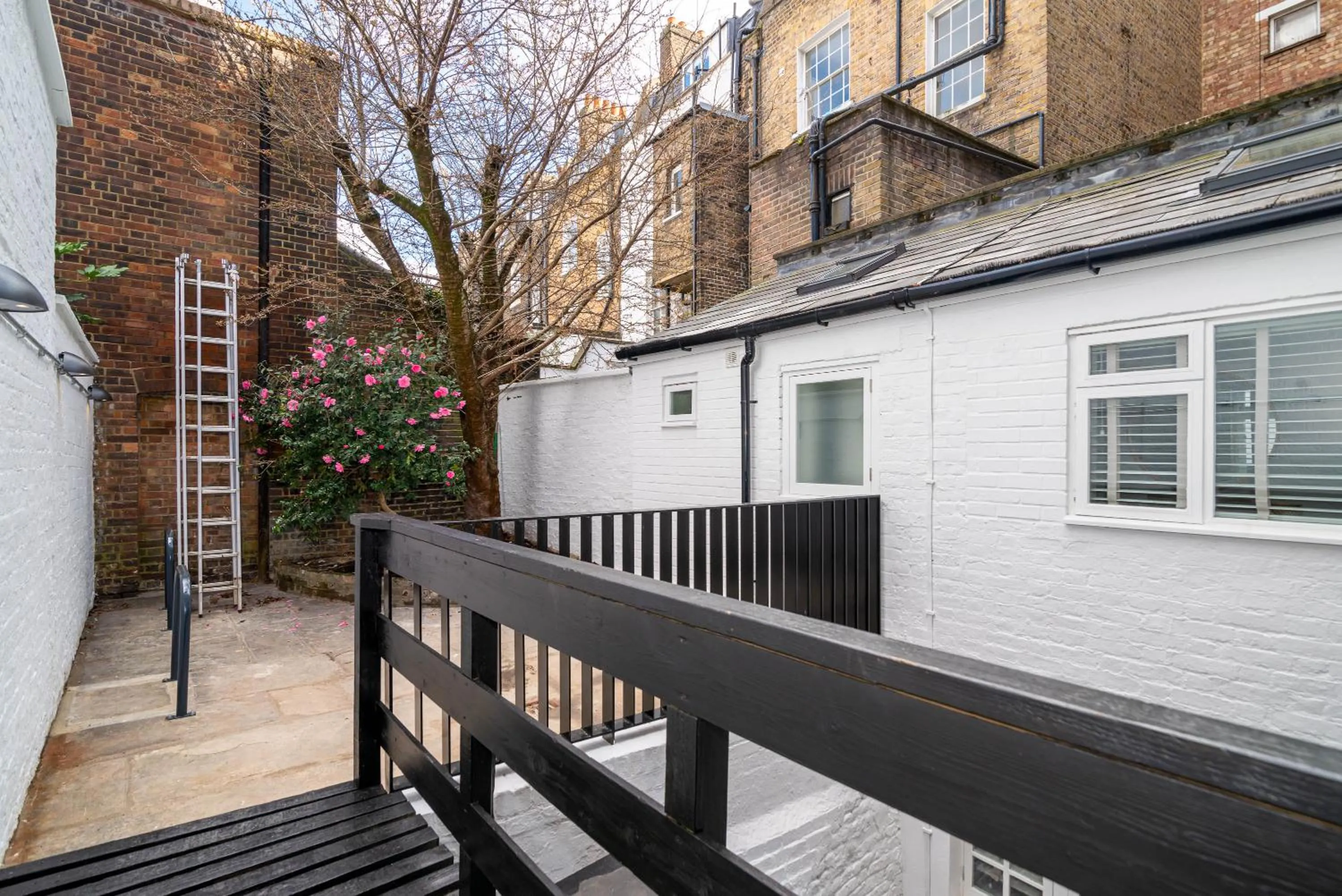 Property building in 37 Doughty Street - Urban Apartments