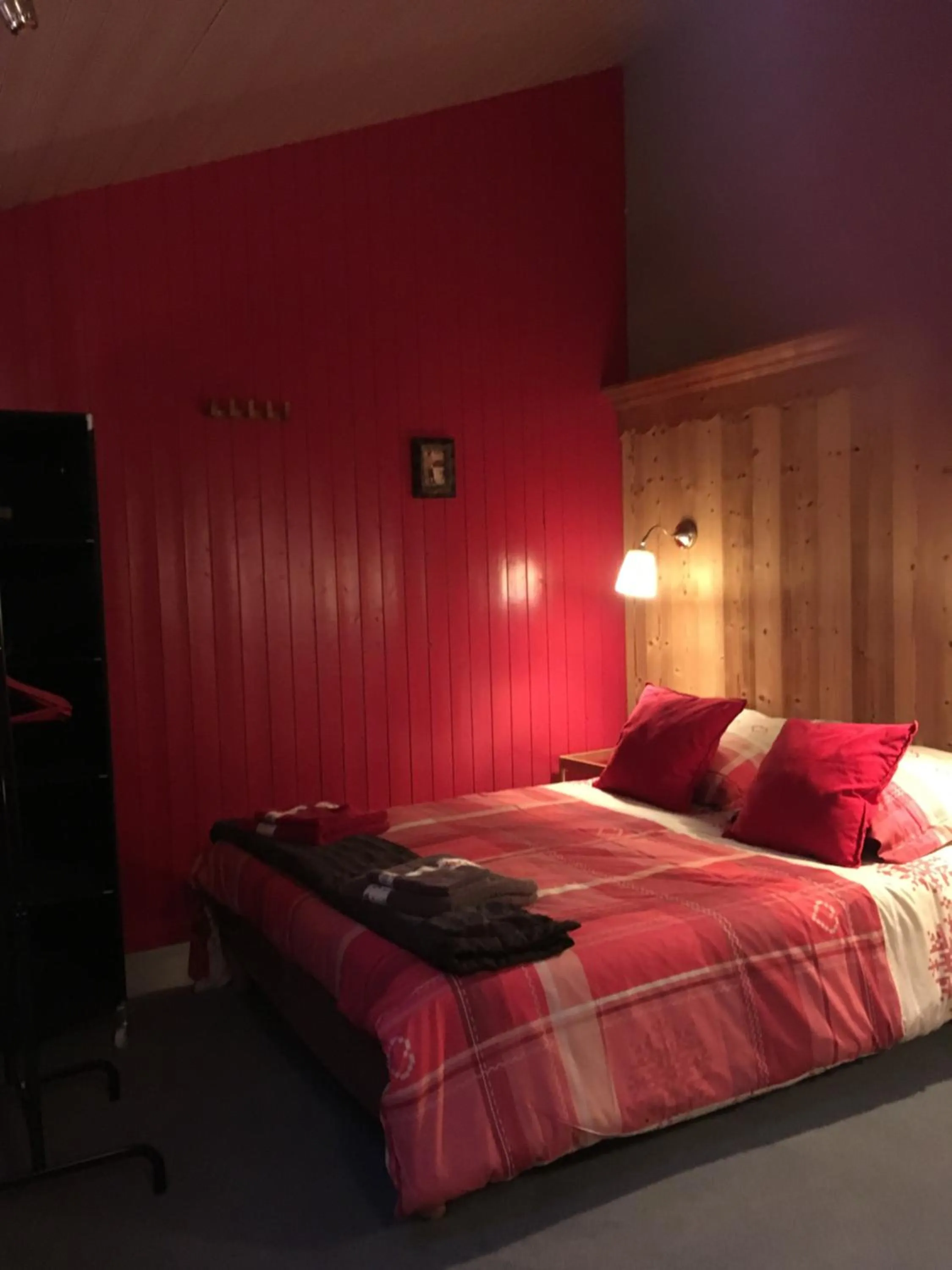 Bedroom, Bed in Hôtel et Appart'Hôtel Restaurant L'Adray