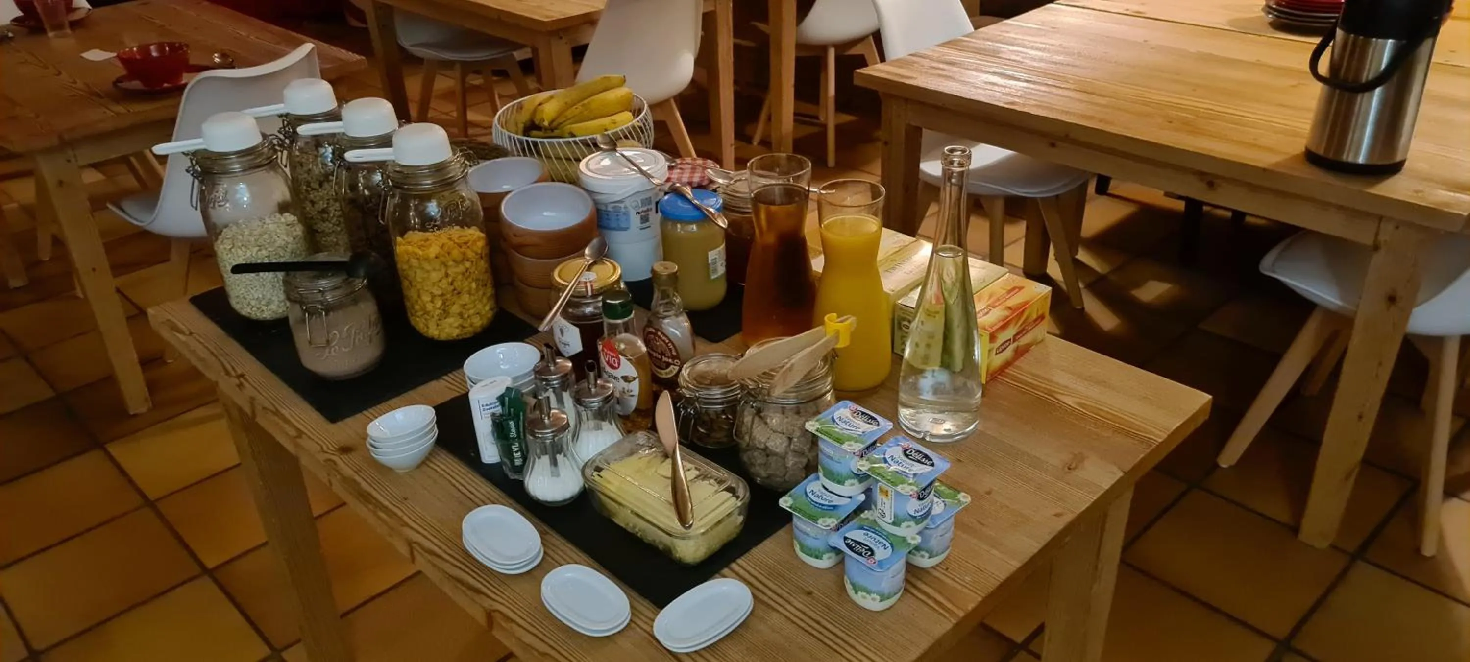 Buffet breakfast in Hôtel et Appart'Hôtel Restaurant L'Adray