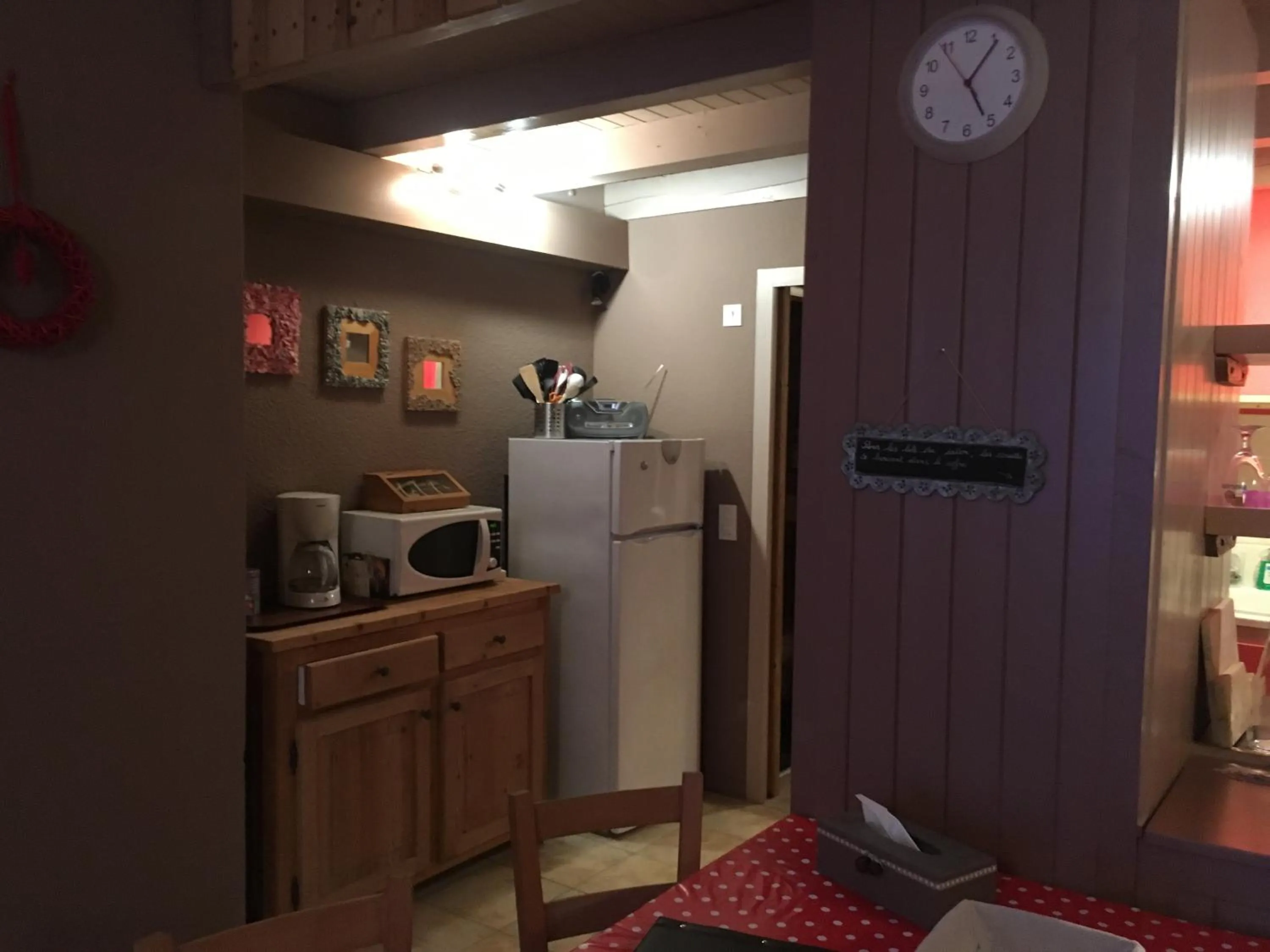 Kitchen or kitchenette in Hôtel et Appart'Hôtel Restaurant L'Adray