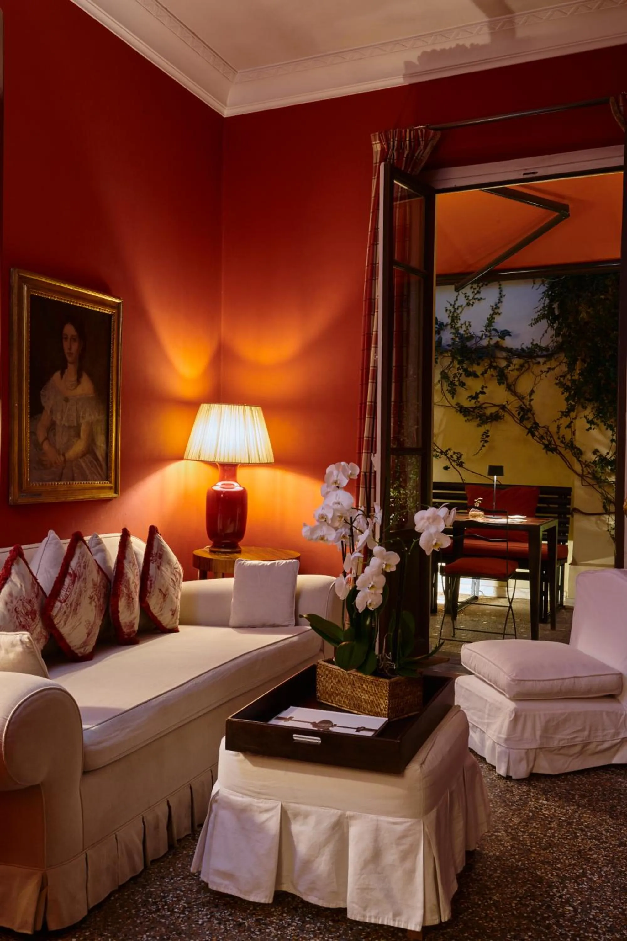 Communal lounge/ TV room, Bed in Casa Howard Firenze - Residenza d'Epoca