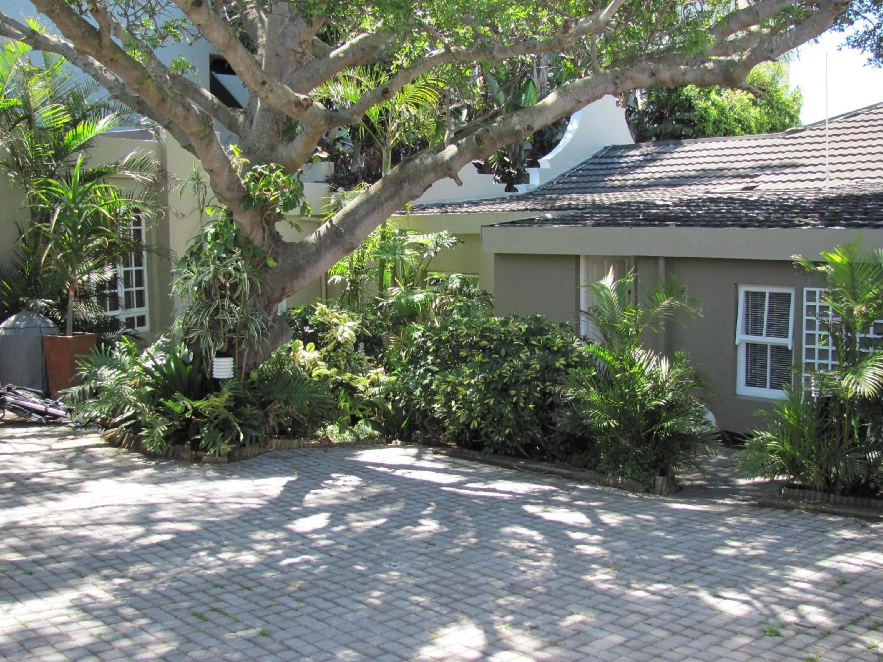 Facade/entrance in Conifer Beach House
