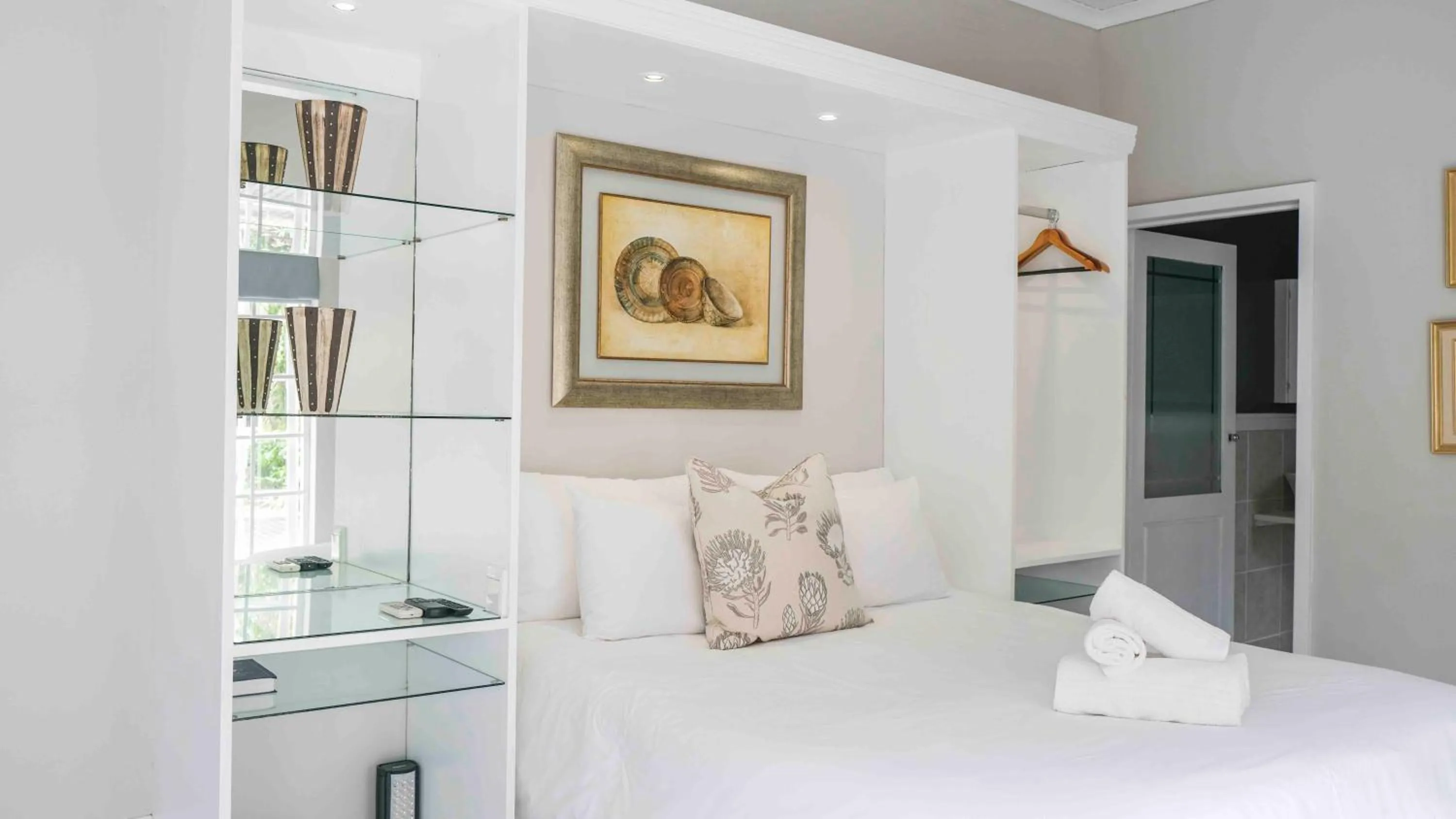 Bed in Conifer Beach House