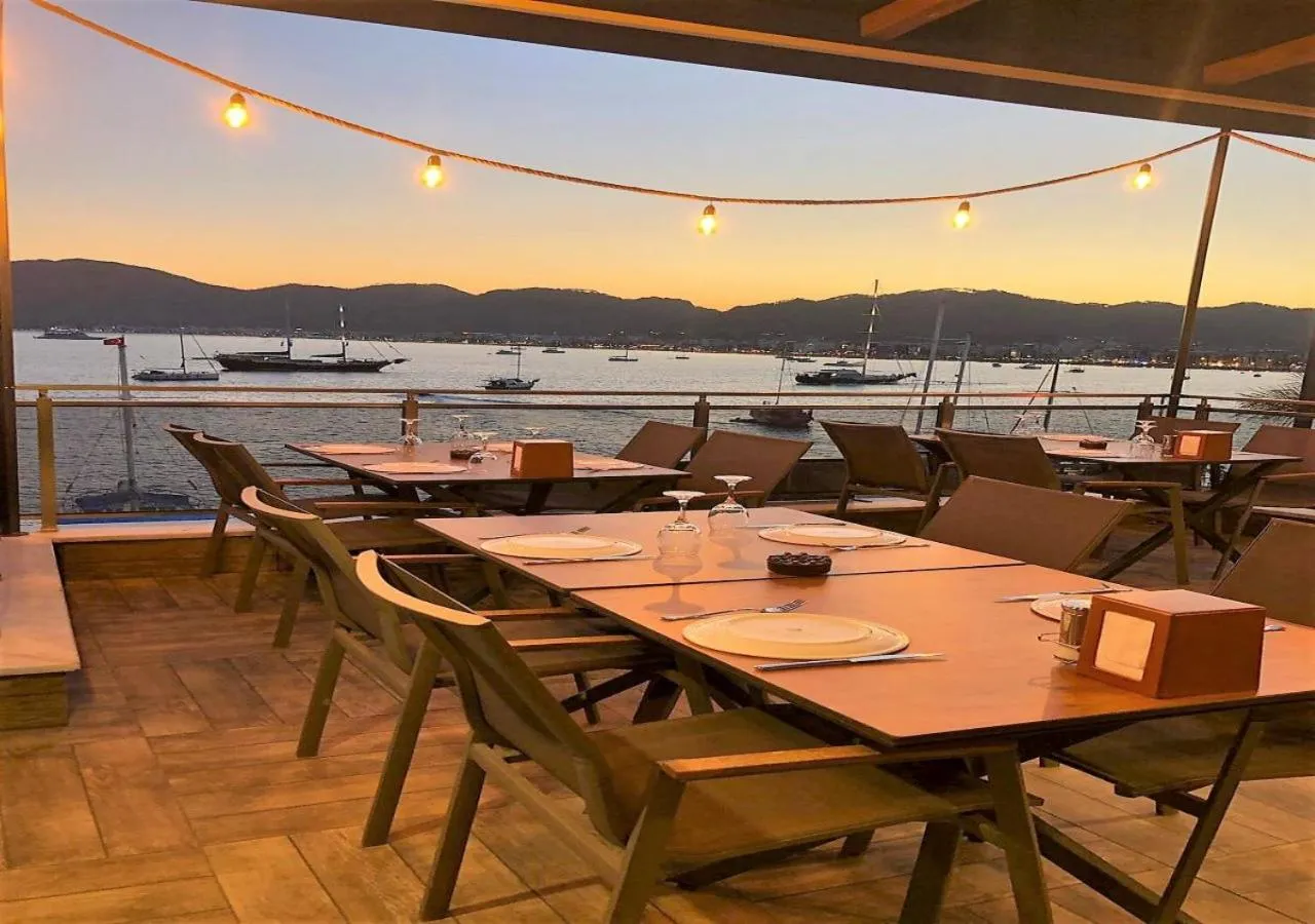 Restaurant/places to eat in Liman Deluxe Hotel