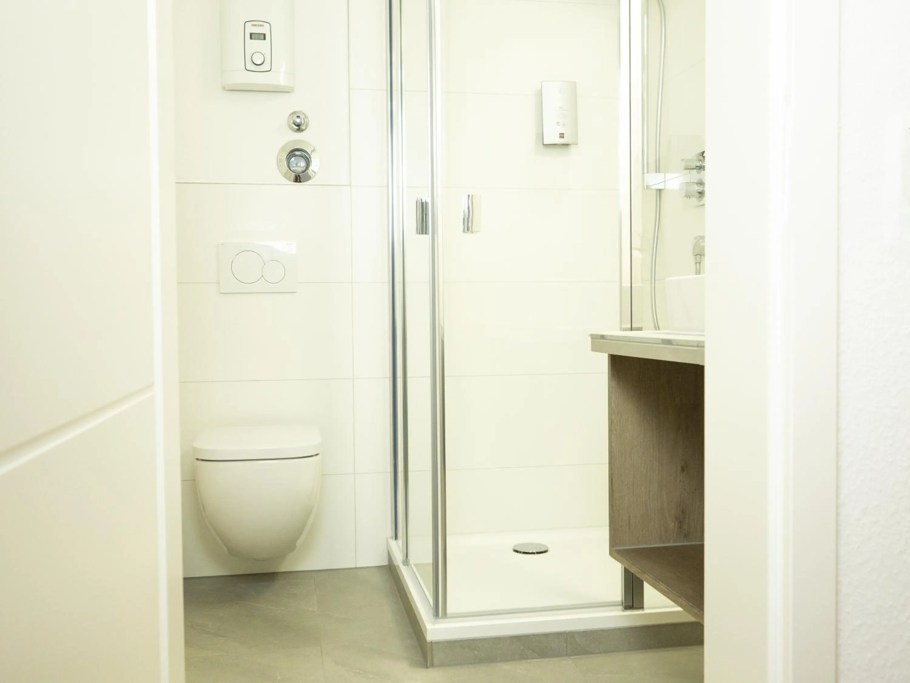 Shower in Hotel Lekker