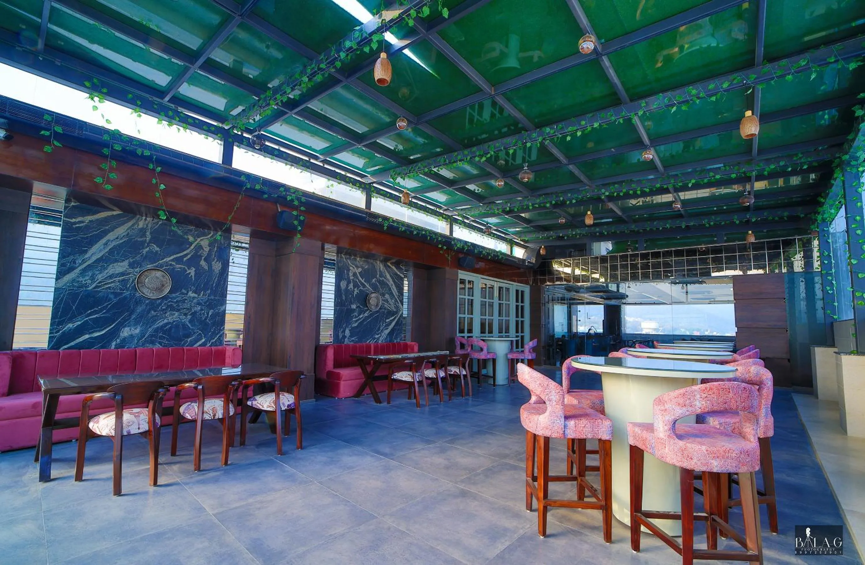 Restaurant/places to eat in Hotel Holy Vivasa