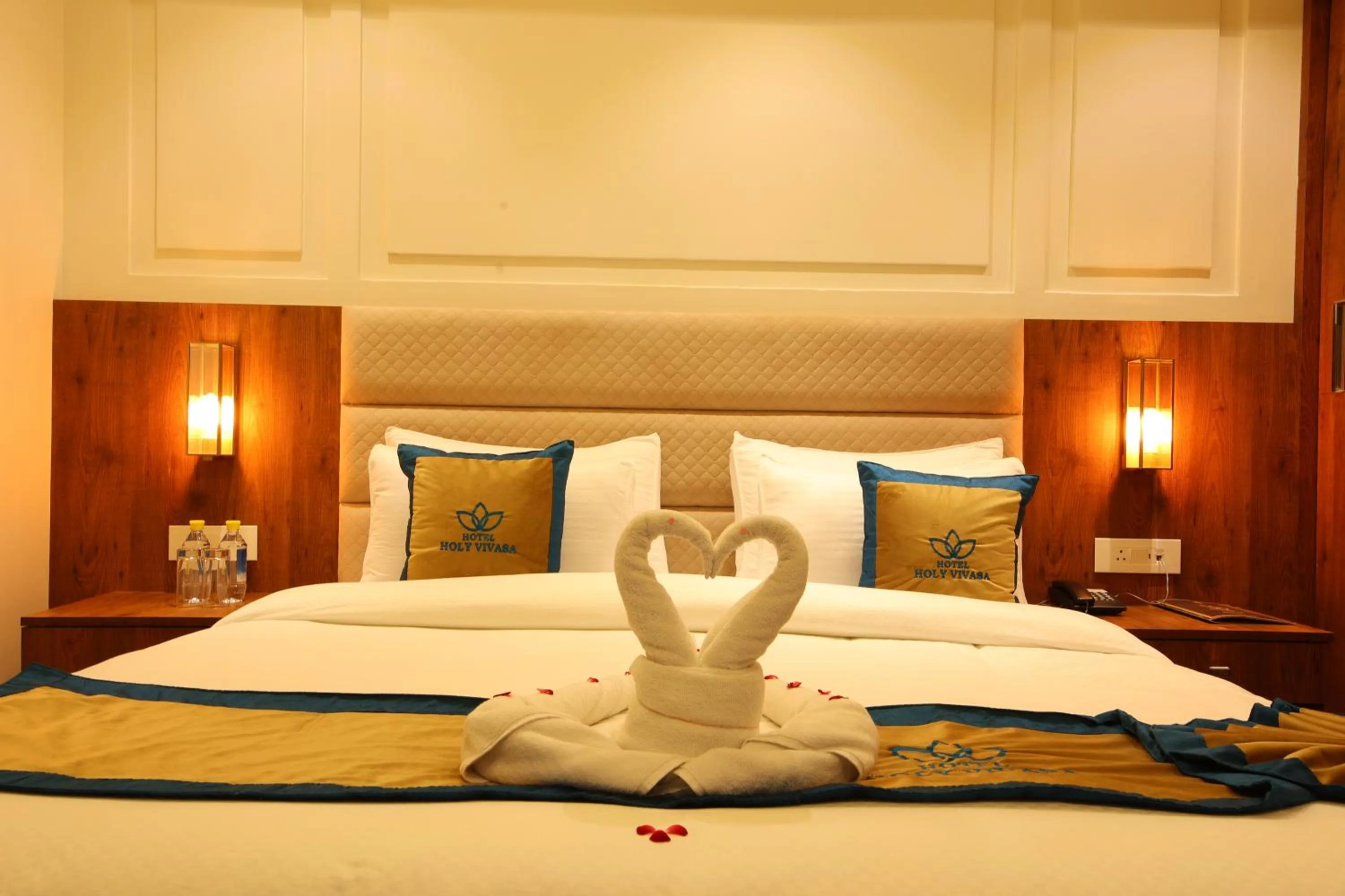 Bed in Hotel Holy Vivasa