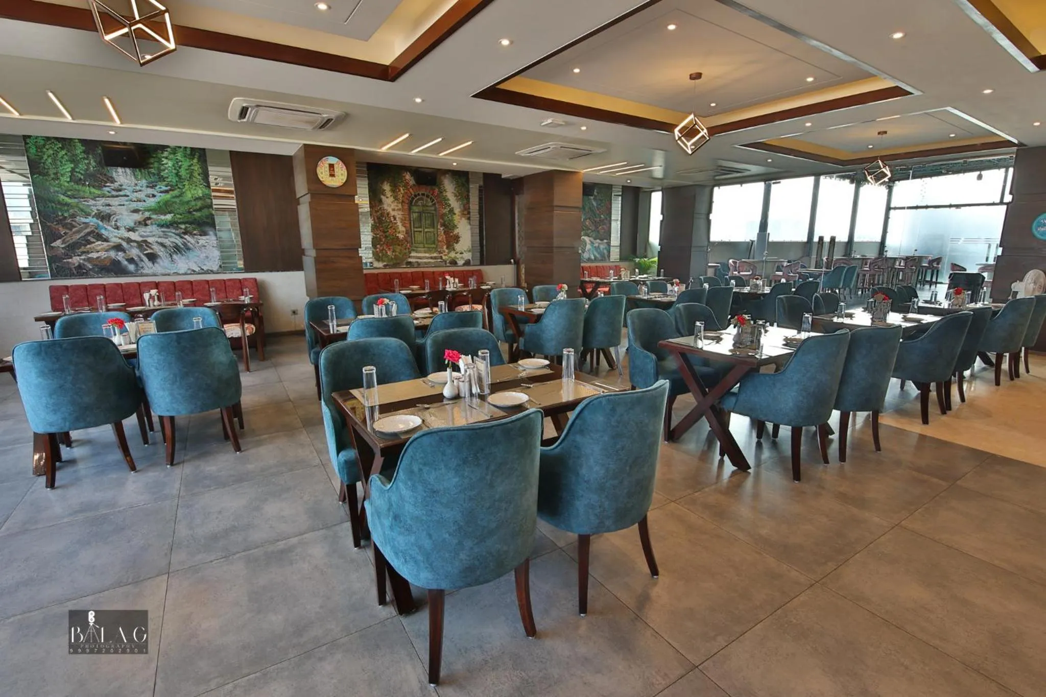 Restaurant/places to eat in Hotel Holy Vivasa