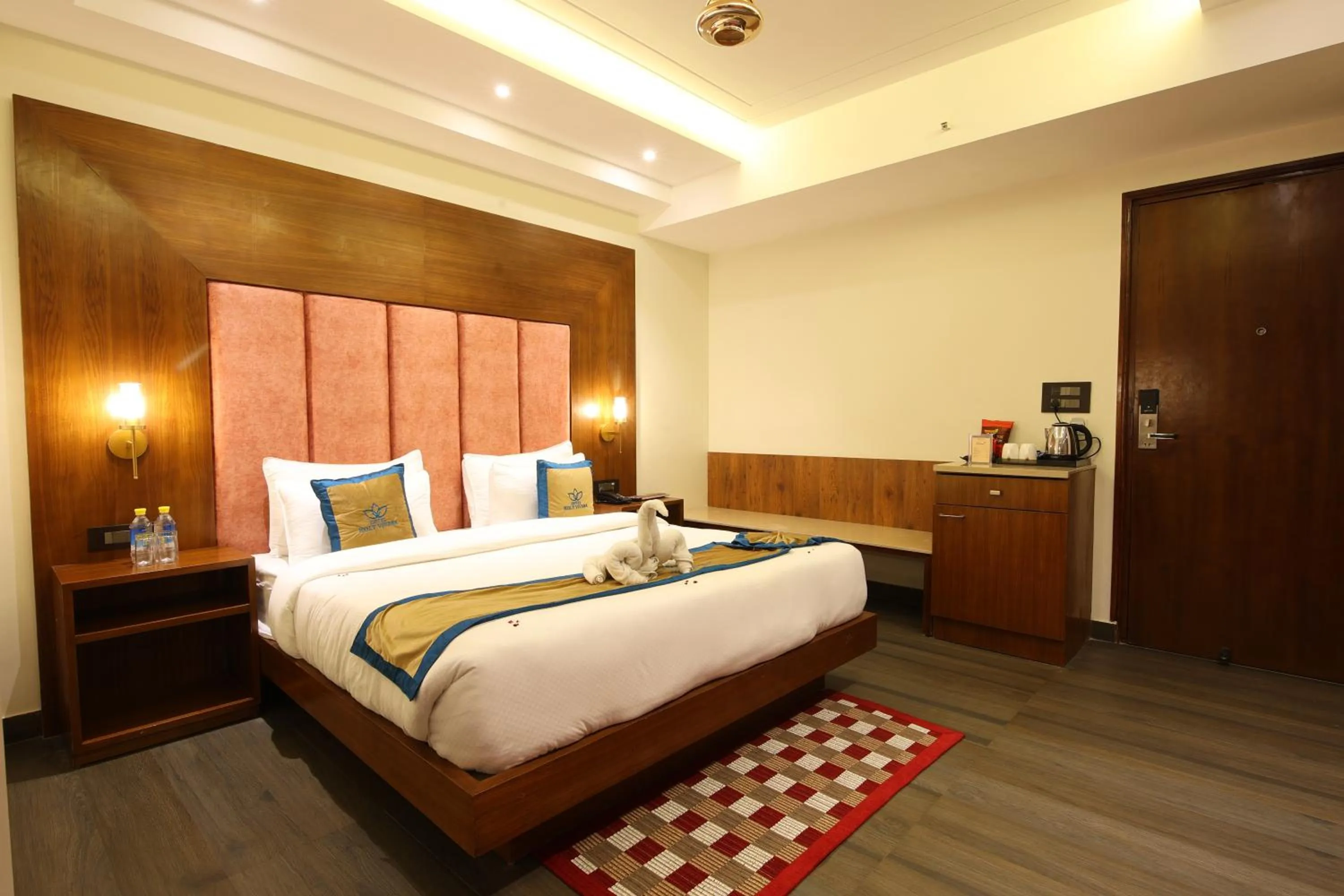 Bedroom, Bed in Hotel Holy Vivasa