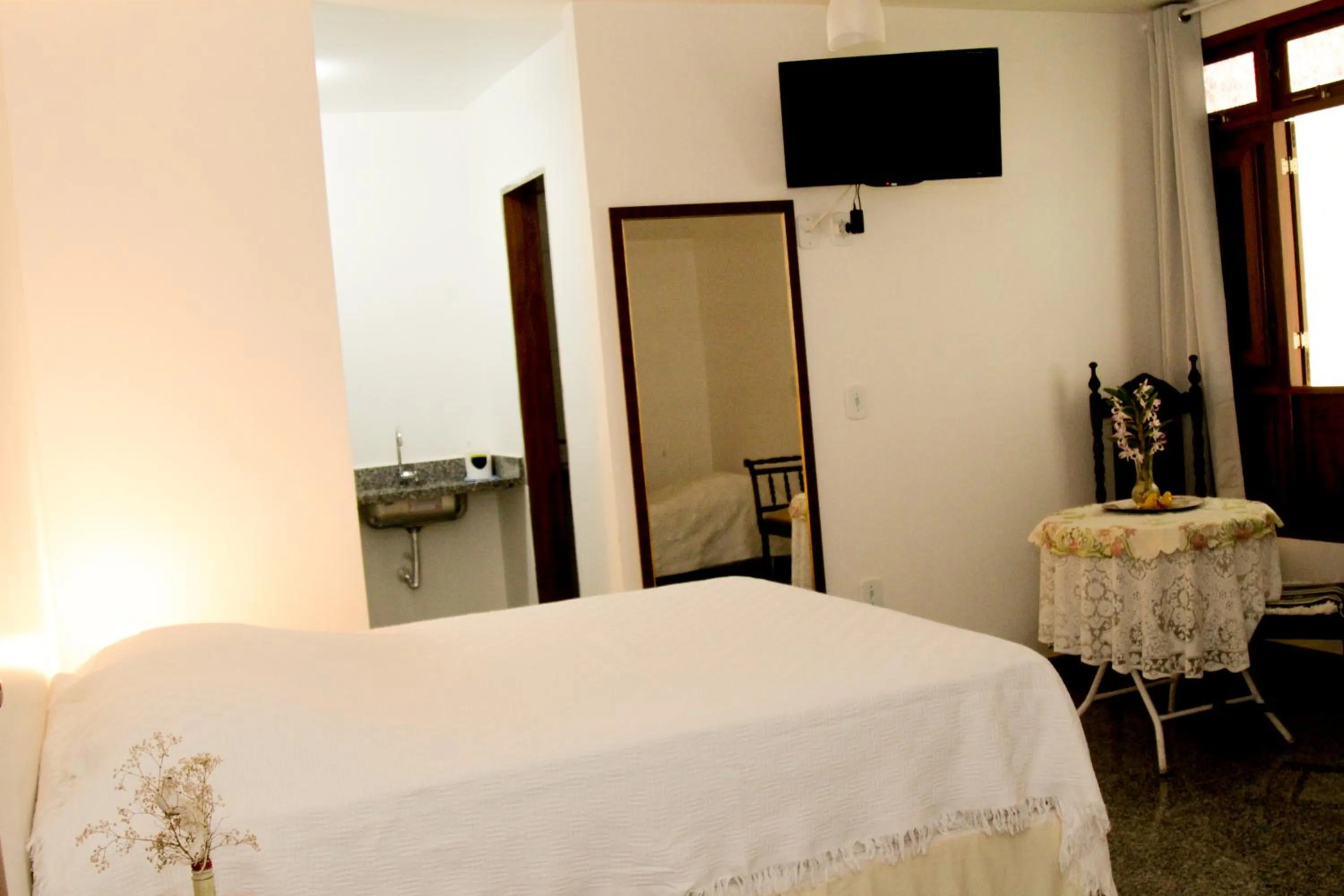 Day, Bed in Pousada Pouso do Barão