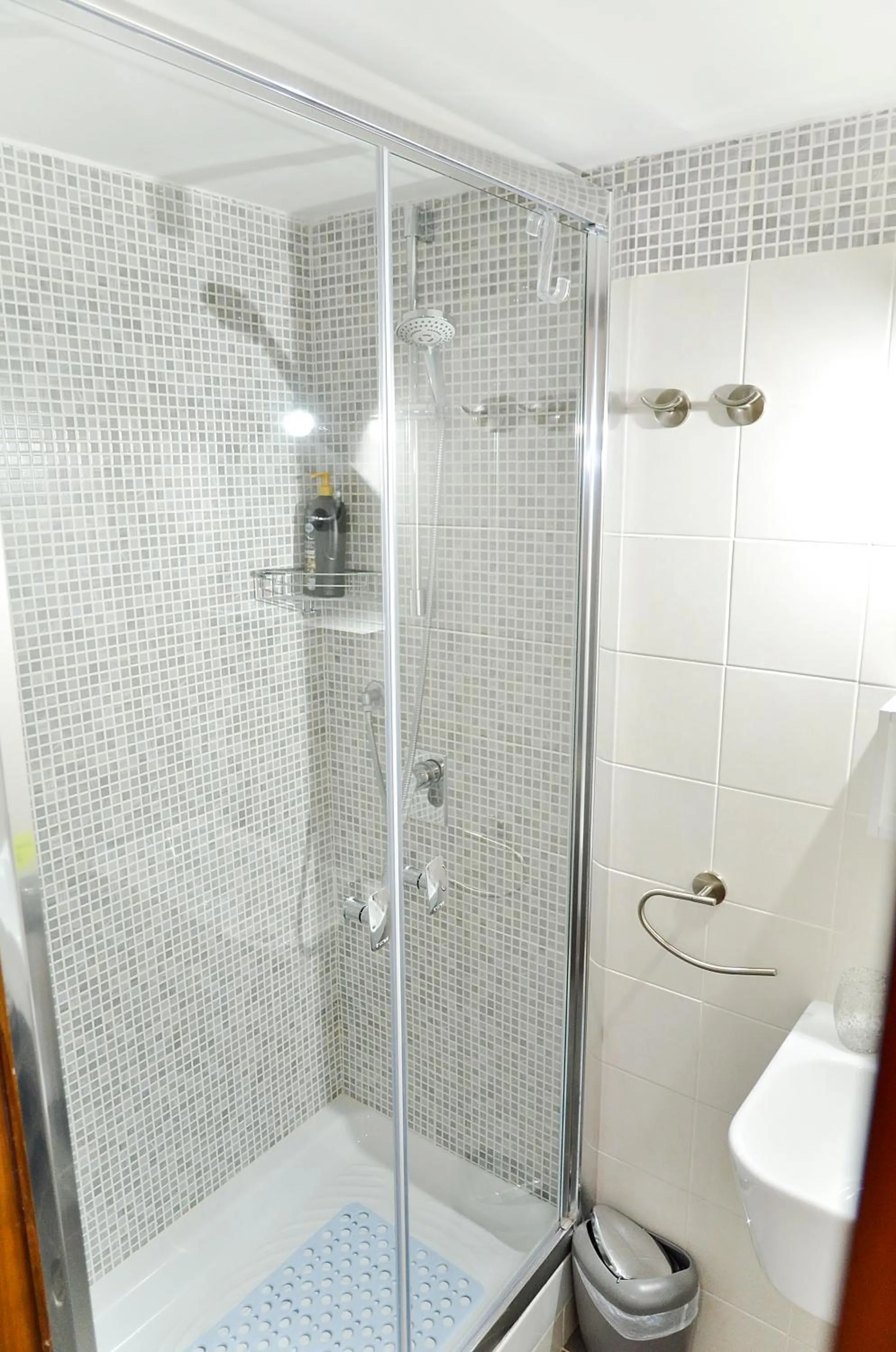 Shower in B&B Lost in Trastevere