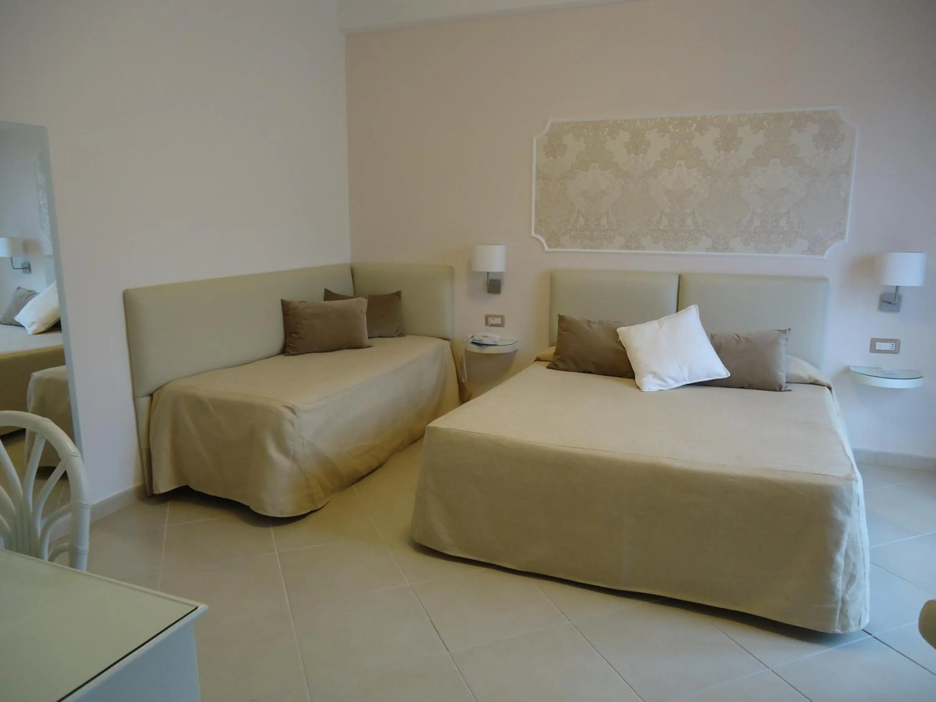 Photo of the whole room, Bed in Mini Hotel - Angolo Di Paradiso -