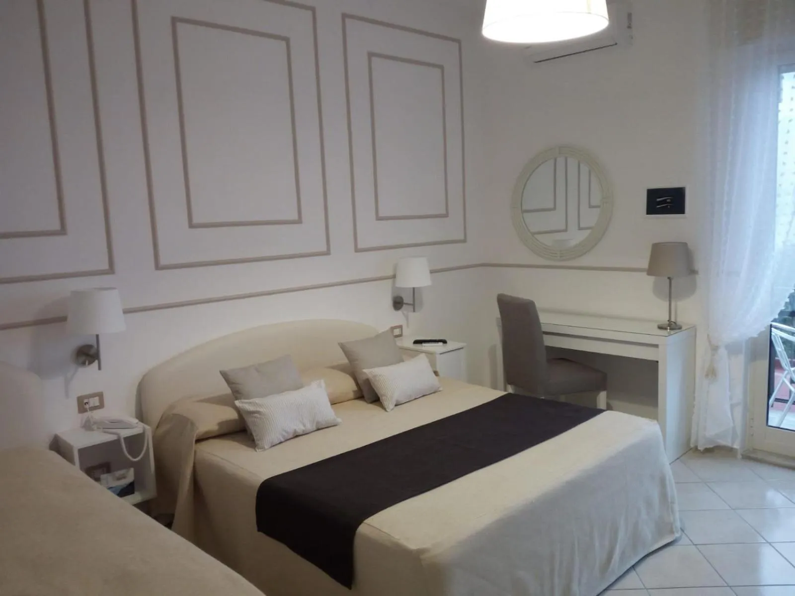 Bed in Mini Hotel - Angolo Di Paradiso -