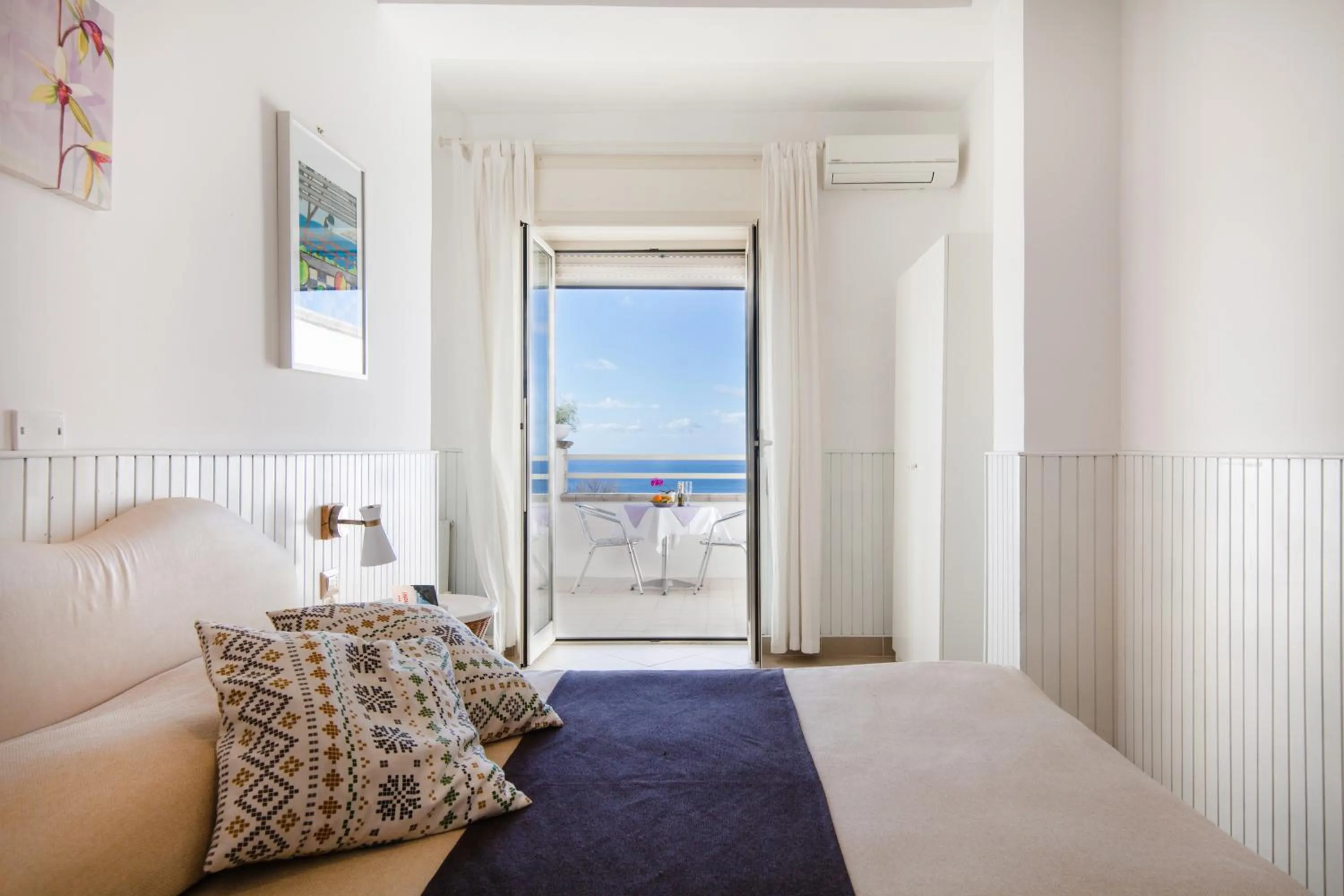 Bed in Mini Hotel - Angolo Di Paradiso -