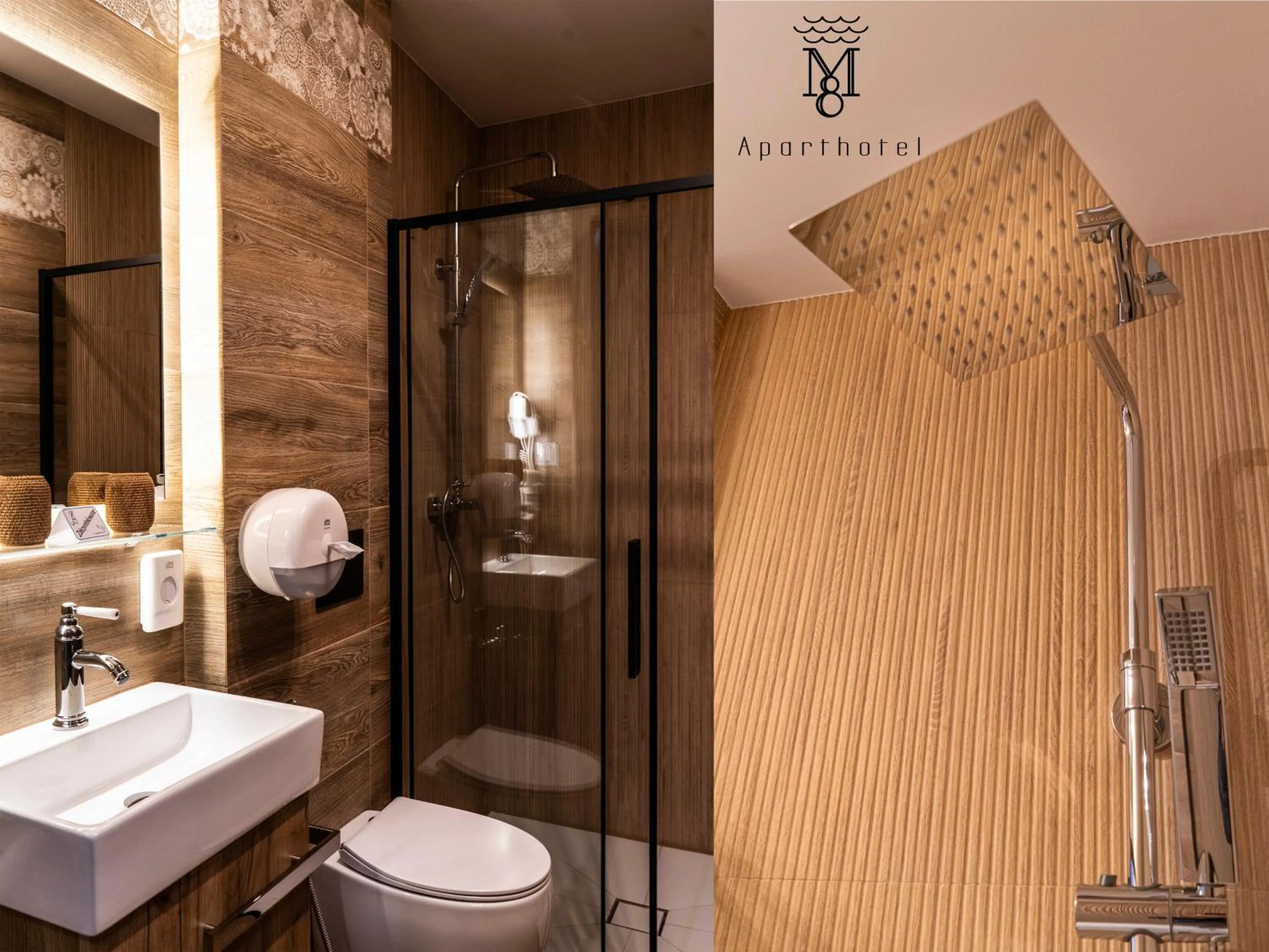 Shower in Mariensztat 8 Hotel