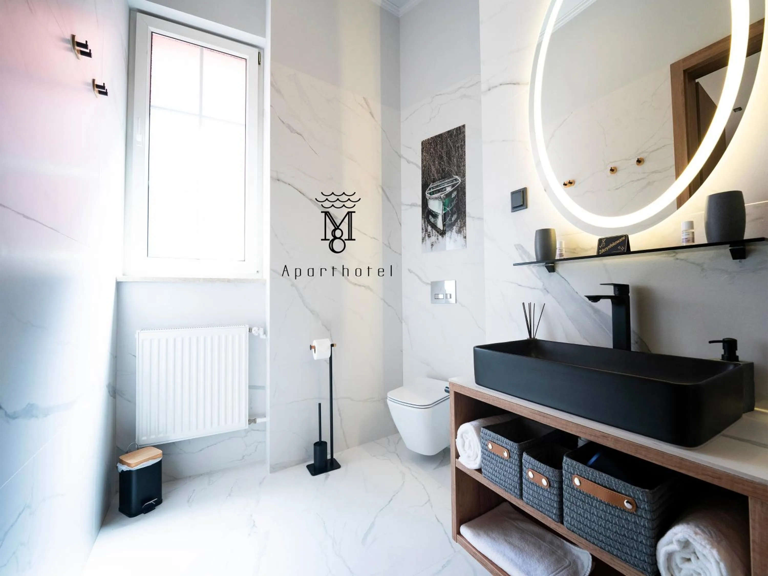 Toilet in Mariensztat 8 Hotel