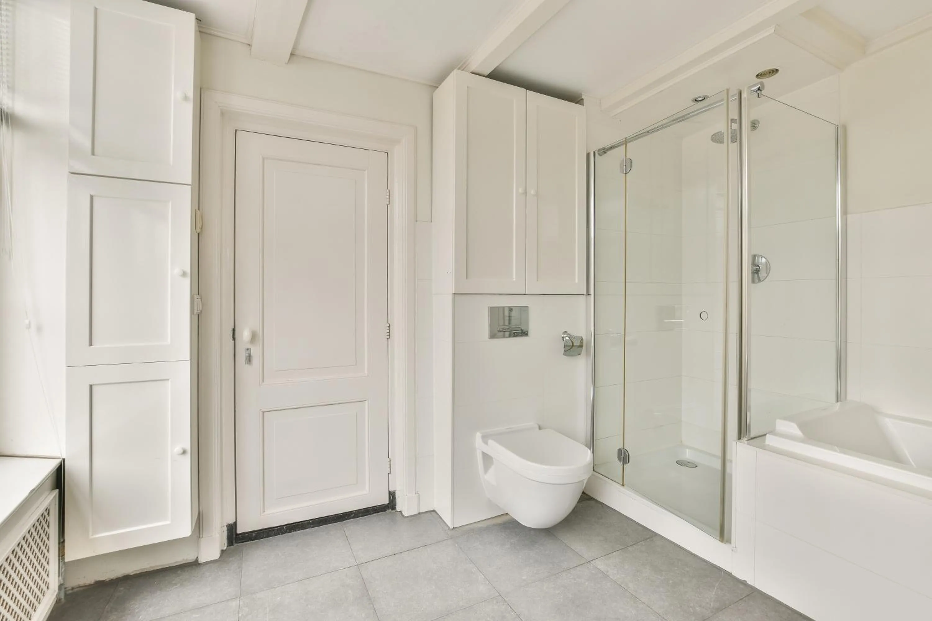 Spiegelgracht Apartments with Canal View