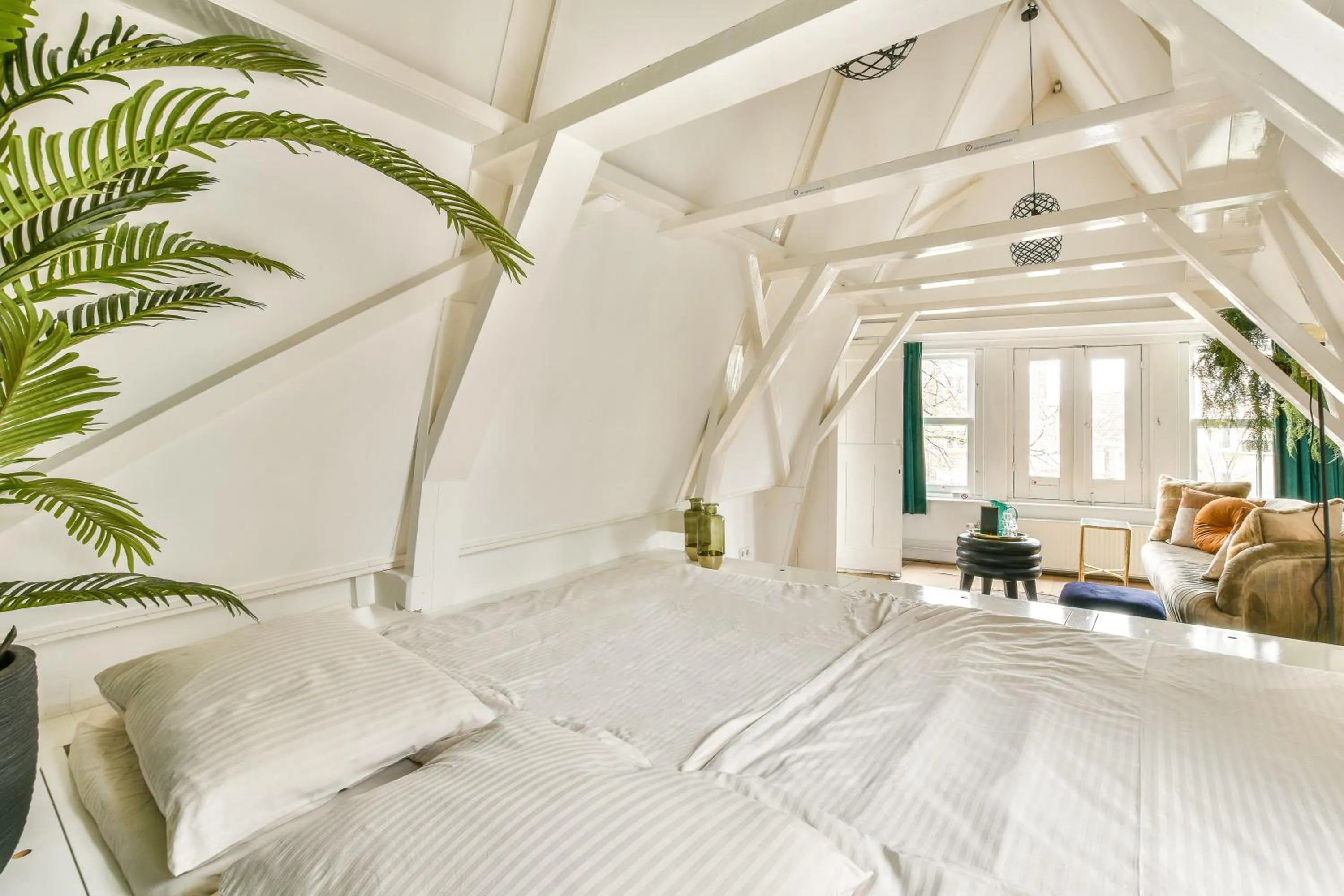 Bed in Spiegelgracht Apartments with Canal View
