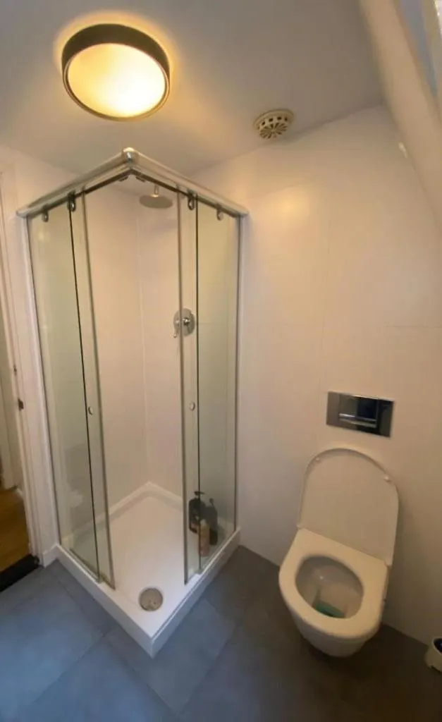 Spiegelgracht Apartments with Canal View