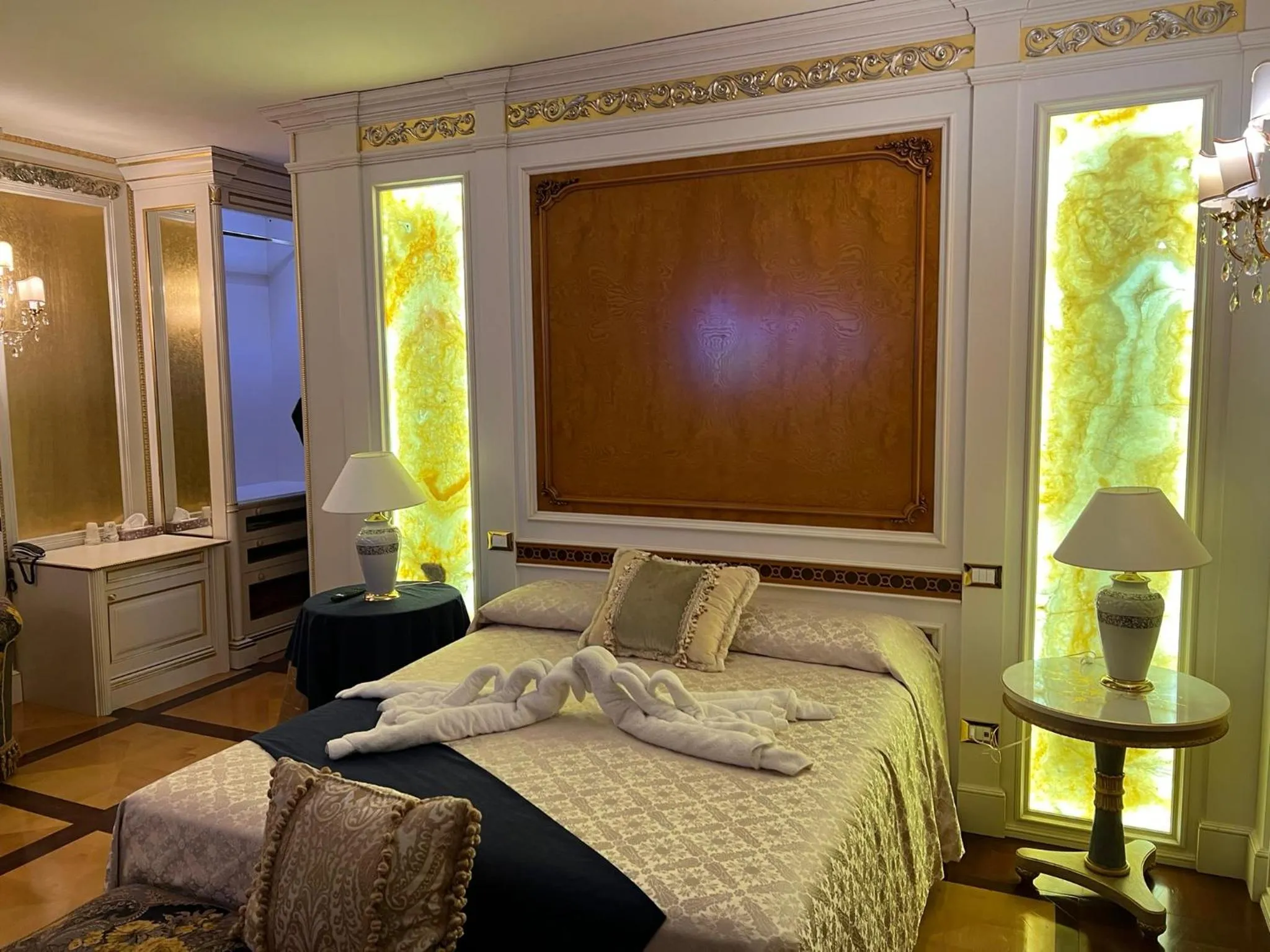 Bed in Hotel Villa Pigalle