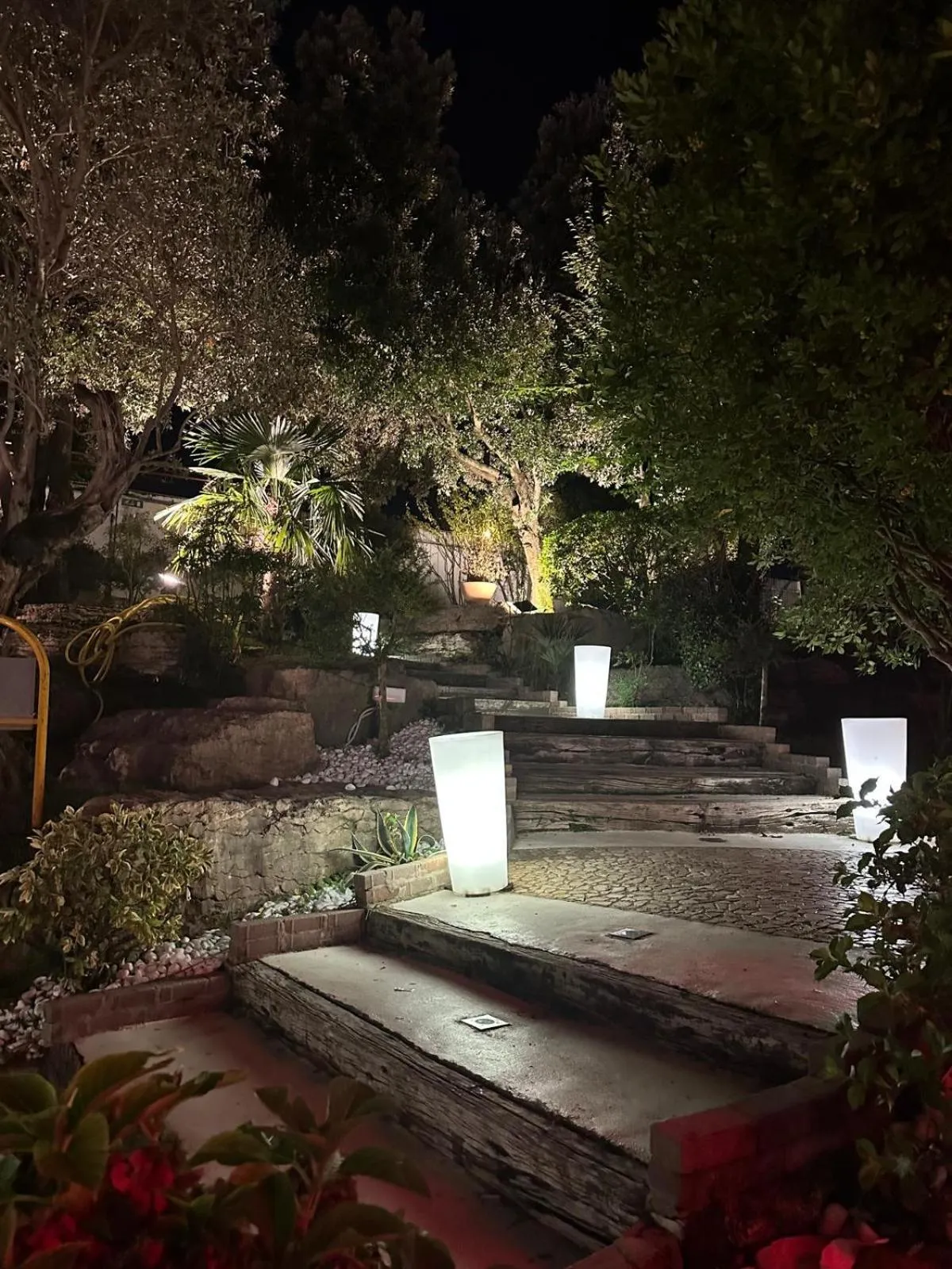 Property building in Hotel Villa Pigalle