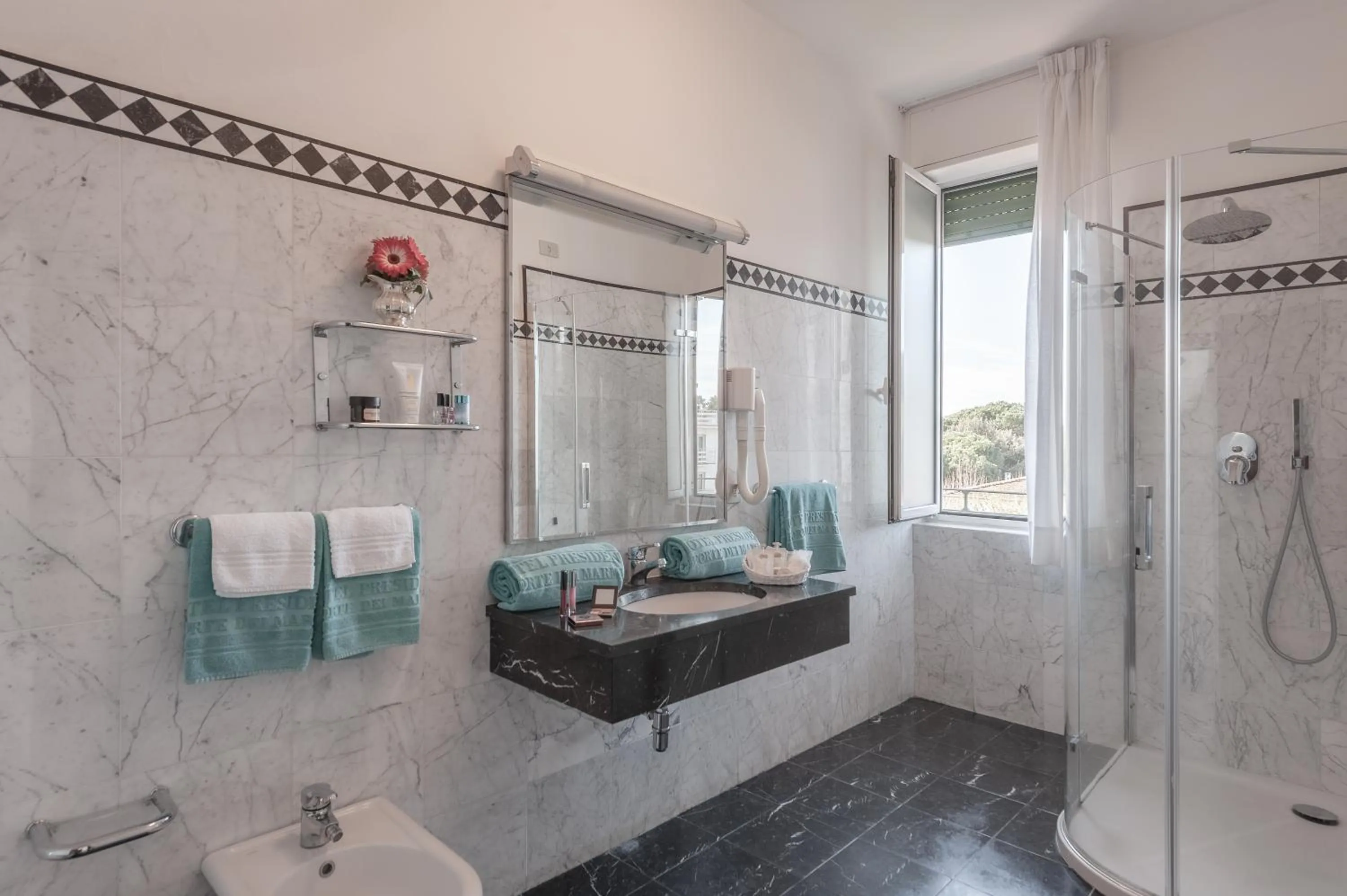 Breakfast in President Hotel