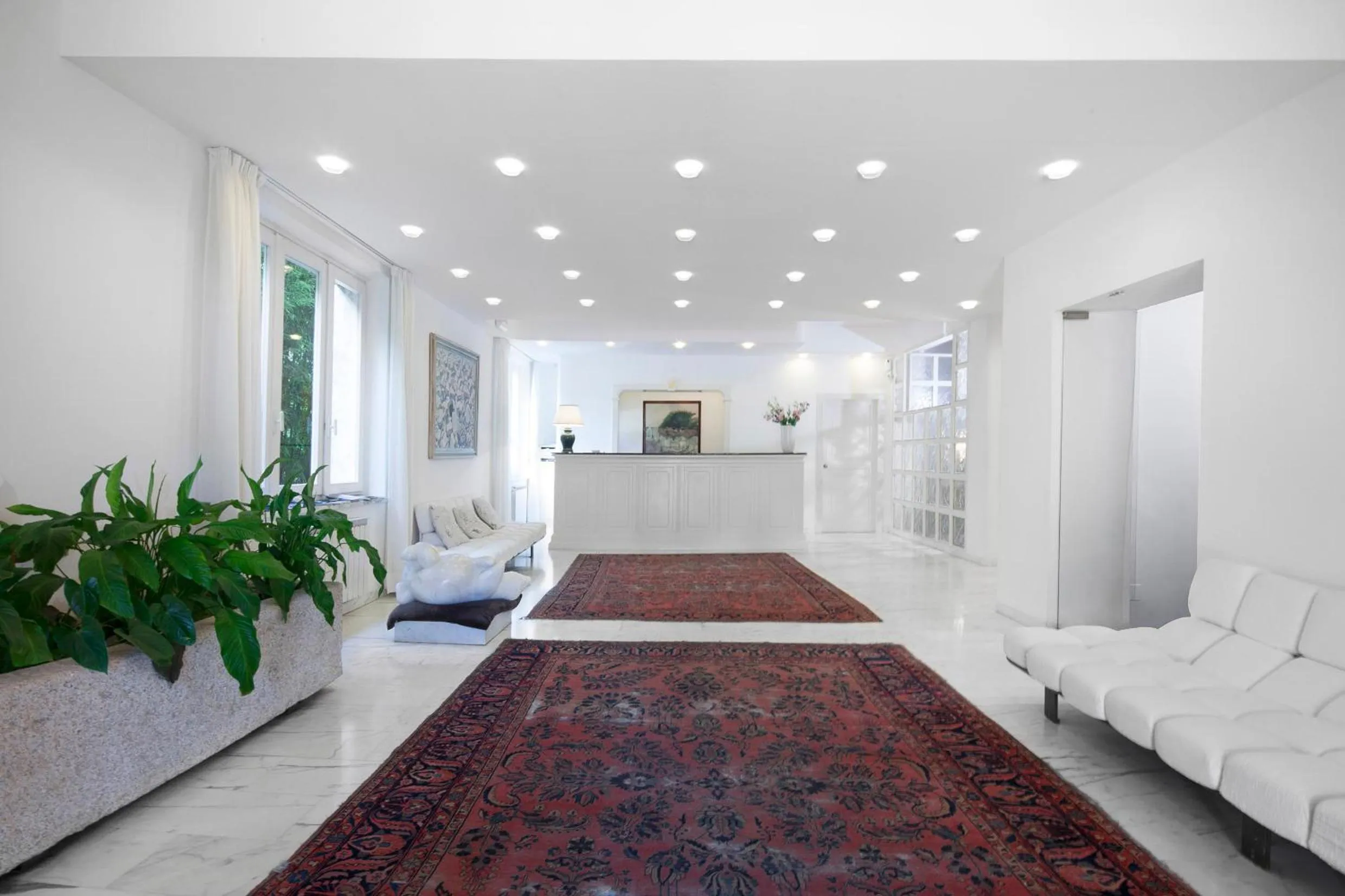 Lobby or reception in President Hotel