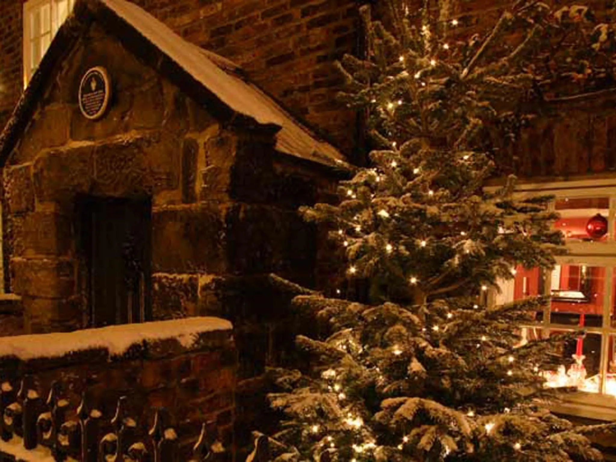 Facade/entrance in Porch House