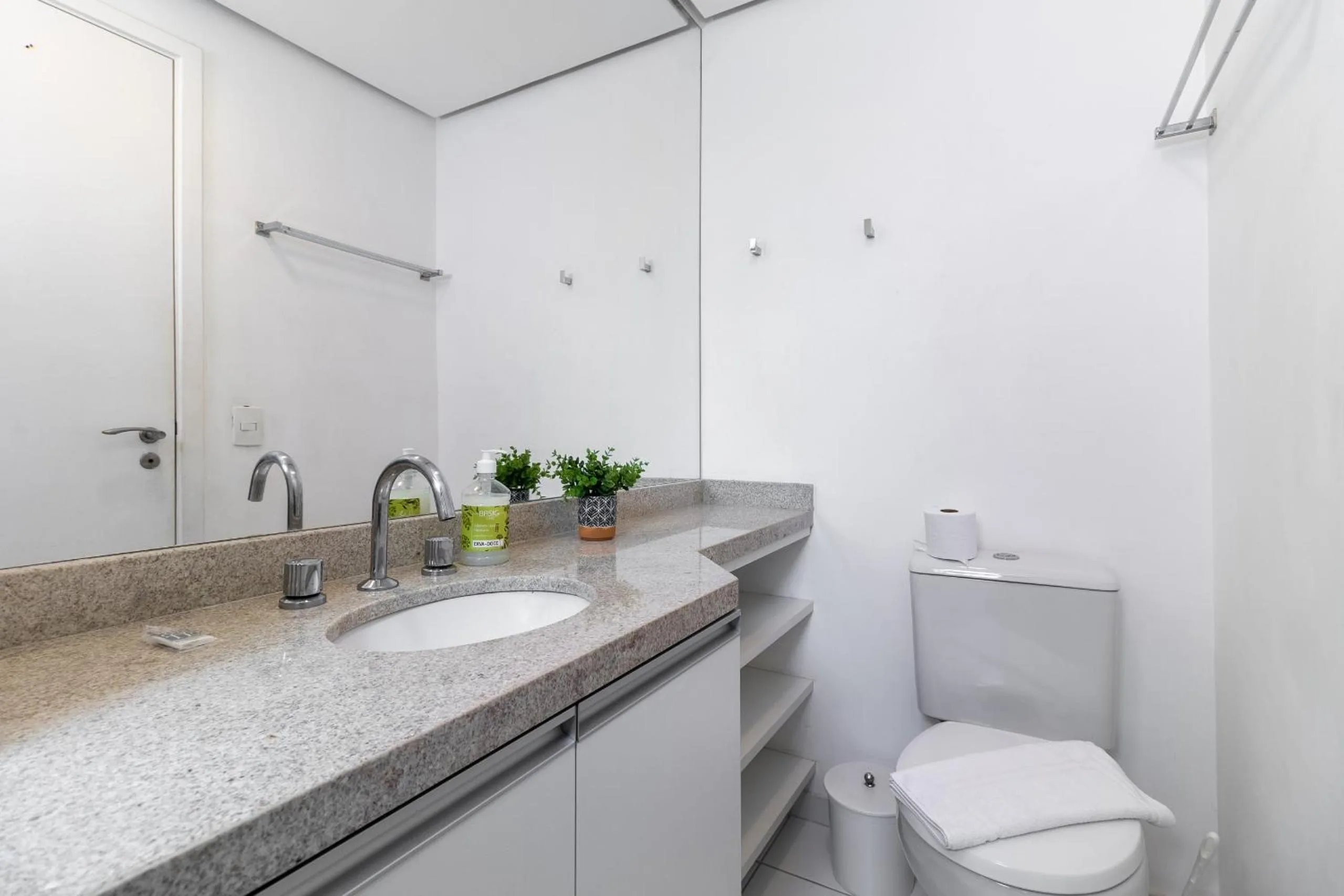 Bathroom in Akile Hype