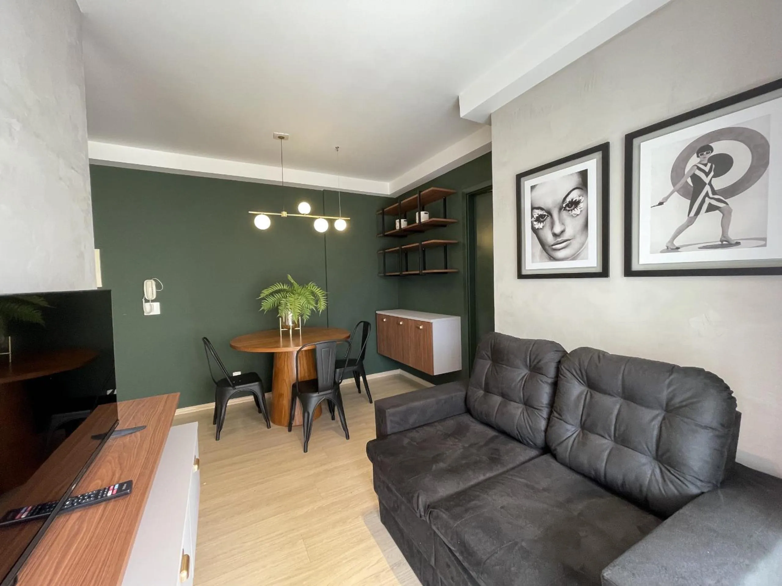 Communal lounge/ TV room in Akile Hype