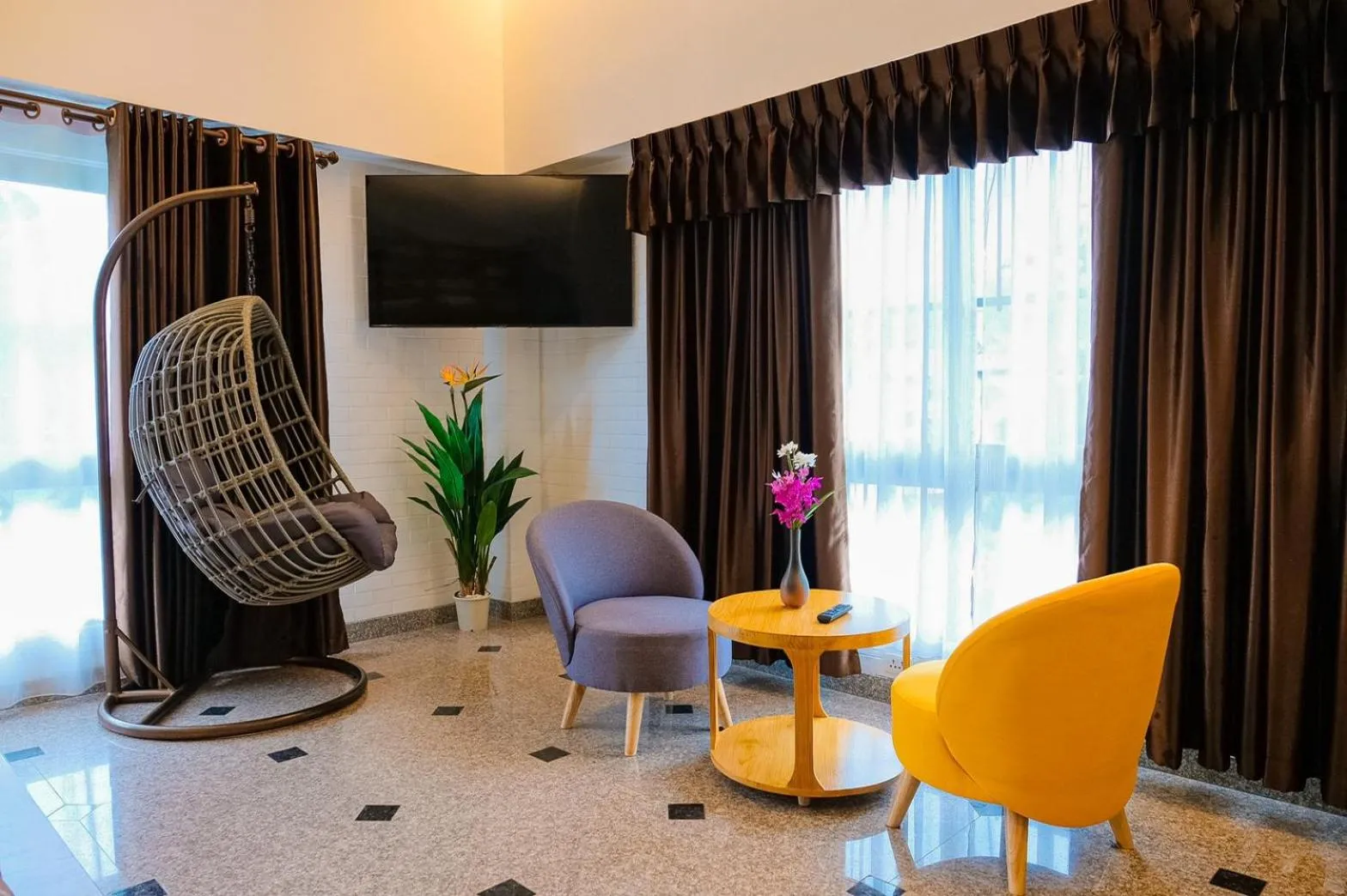 TV and multimedia in Cha Li's Family Hotel&Hostel