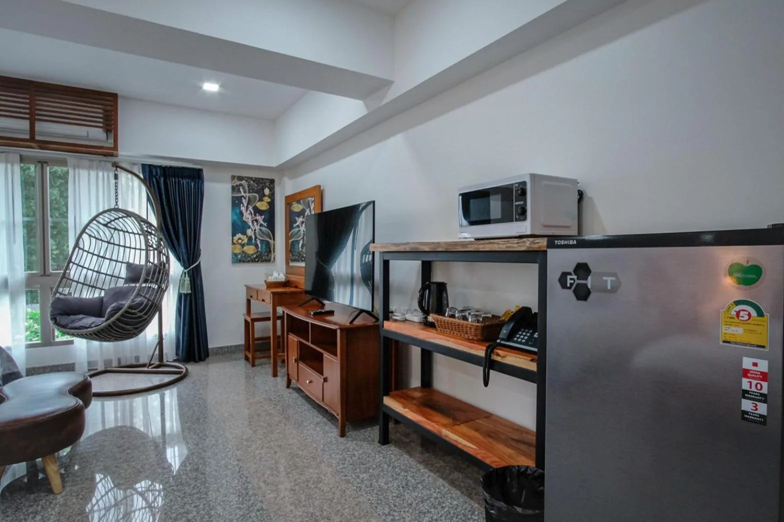 Seating area in Cha Li's Family Hotel&Hostel