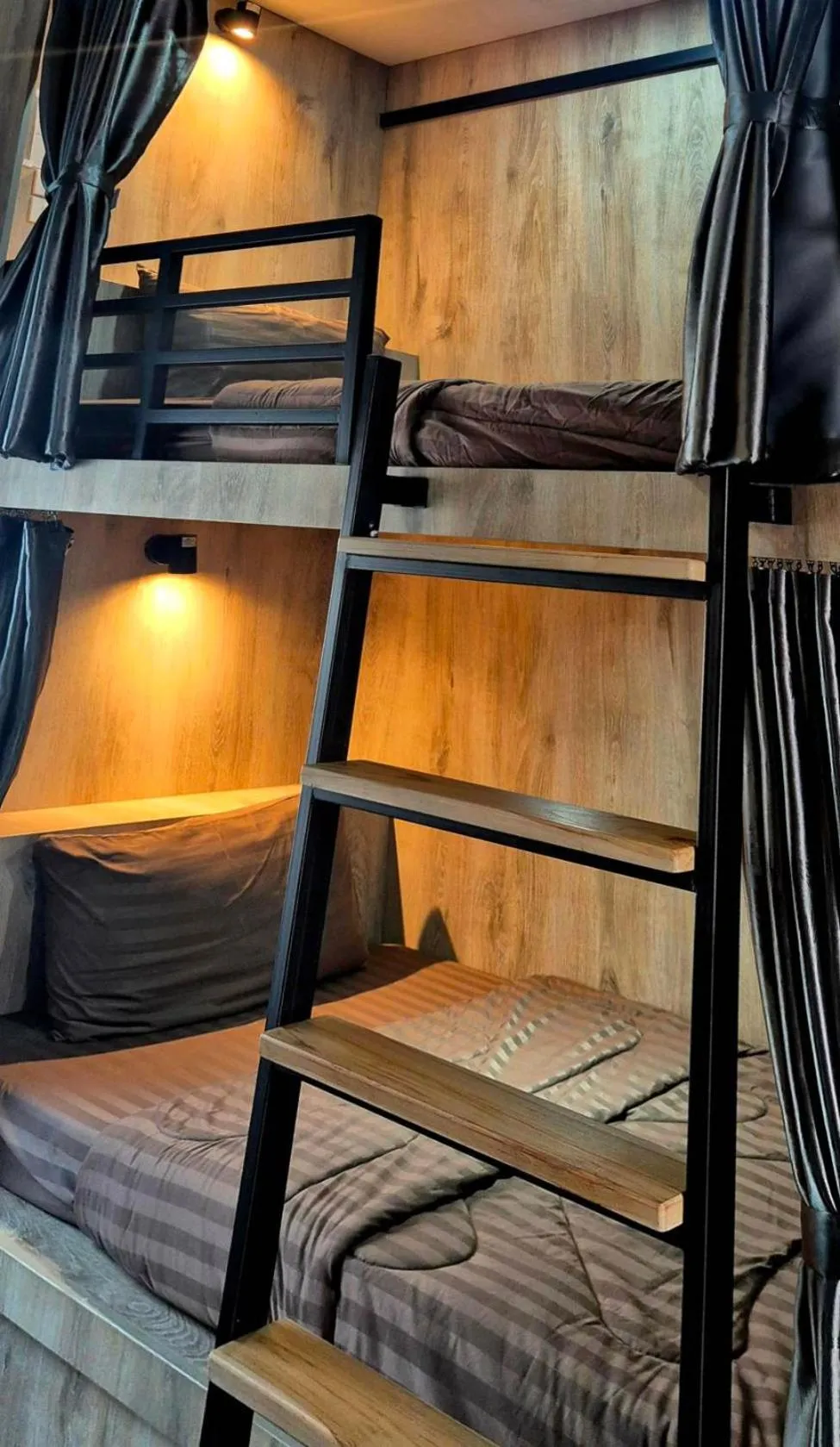 Property building, Bed in Cha Li's Family Hotel&Hostel