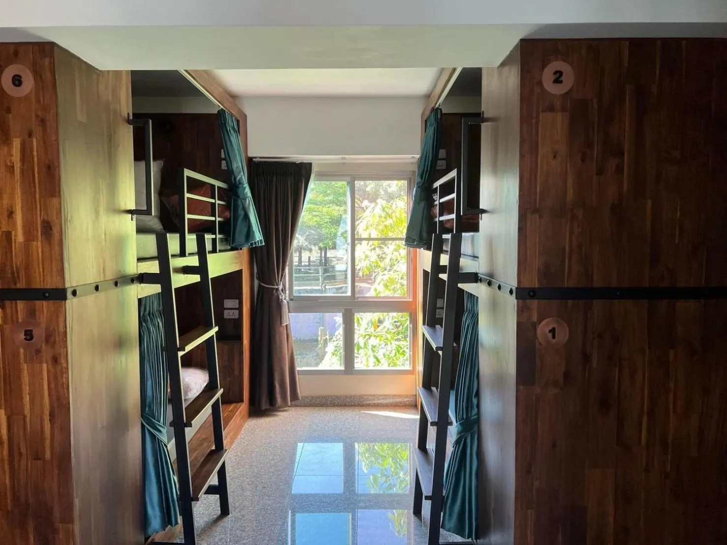 bunk bed, Bed in Cha Li's Family Hotel&Hostel