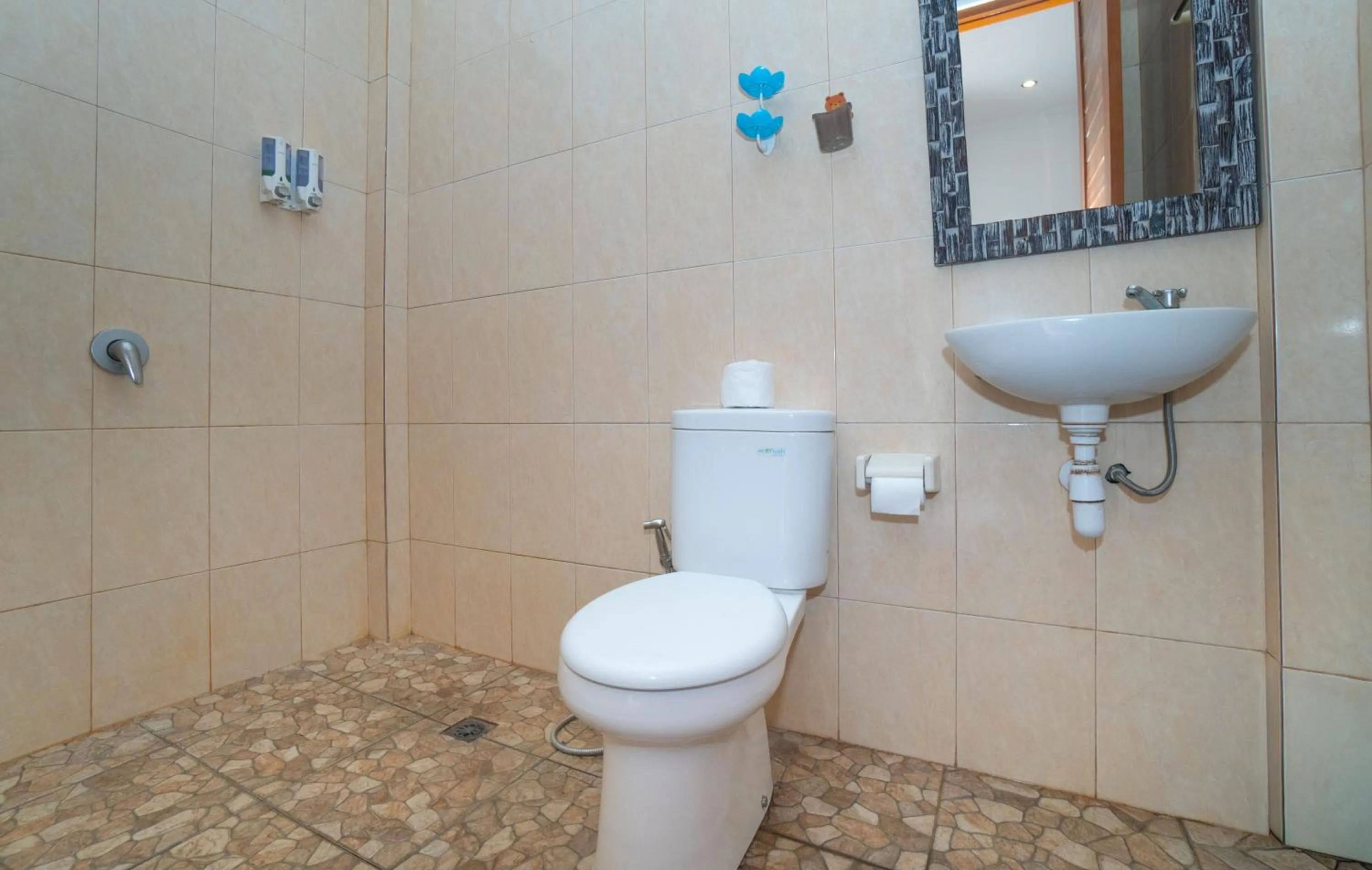 Shower in PAK'VO'HOUSE