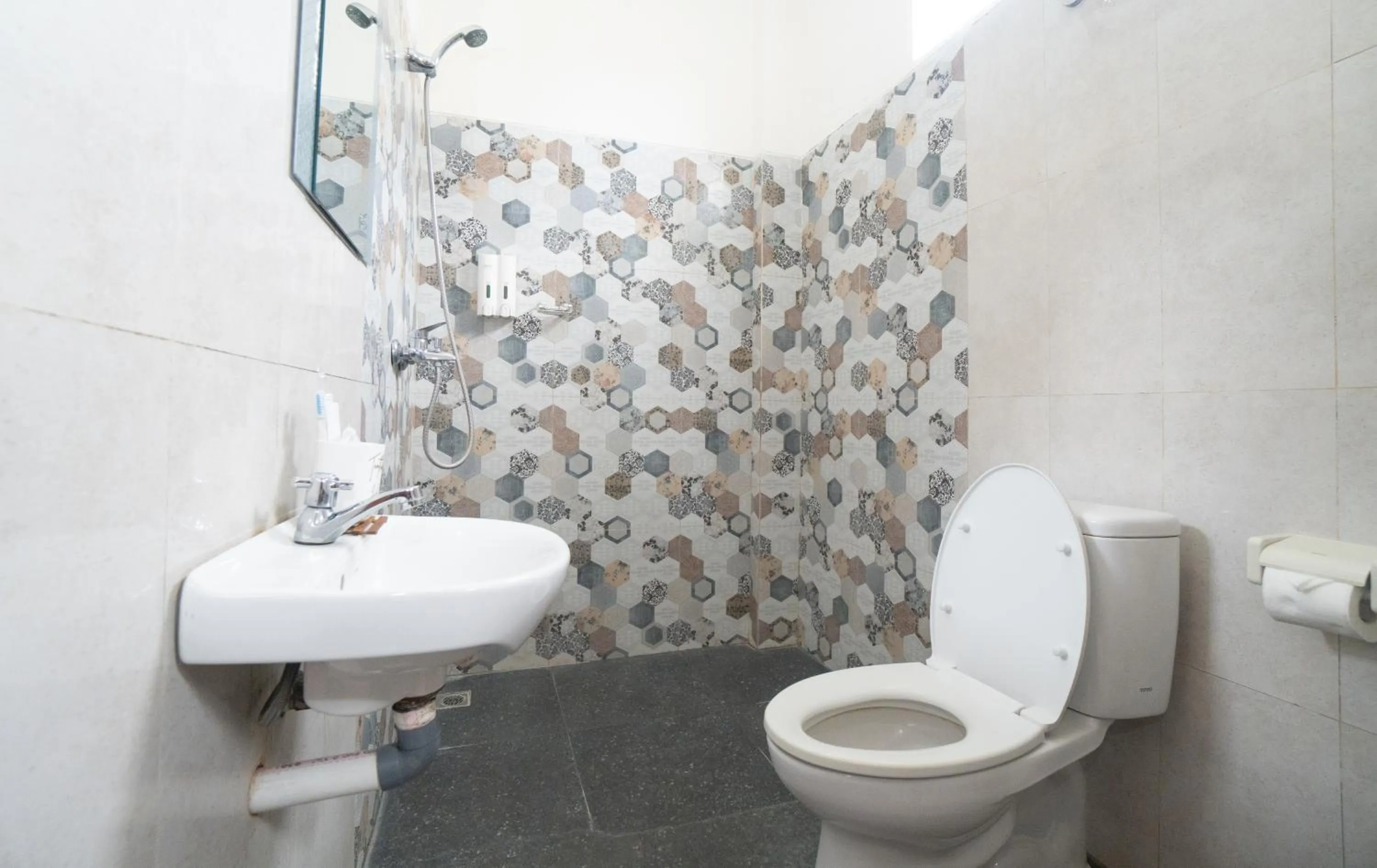 Shower in PAK'VO'HOUSE