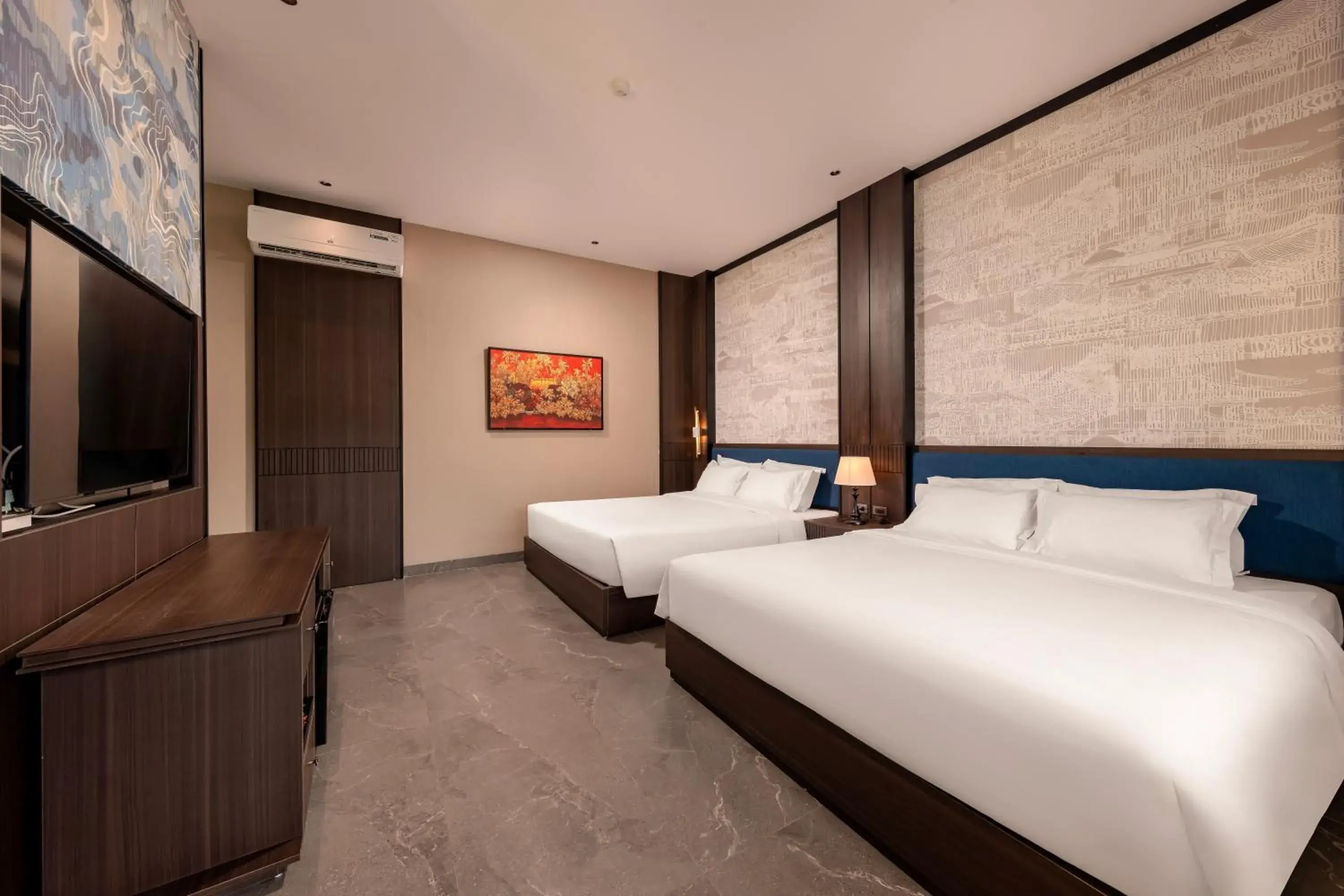 Family Room with Shower in Tam Coc Center Luxury Hotel & Villa Family Room with Shower in Tam Coc Center Luxury Hotel & Villa